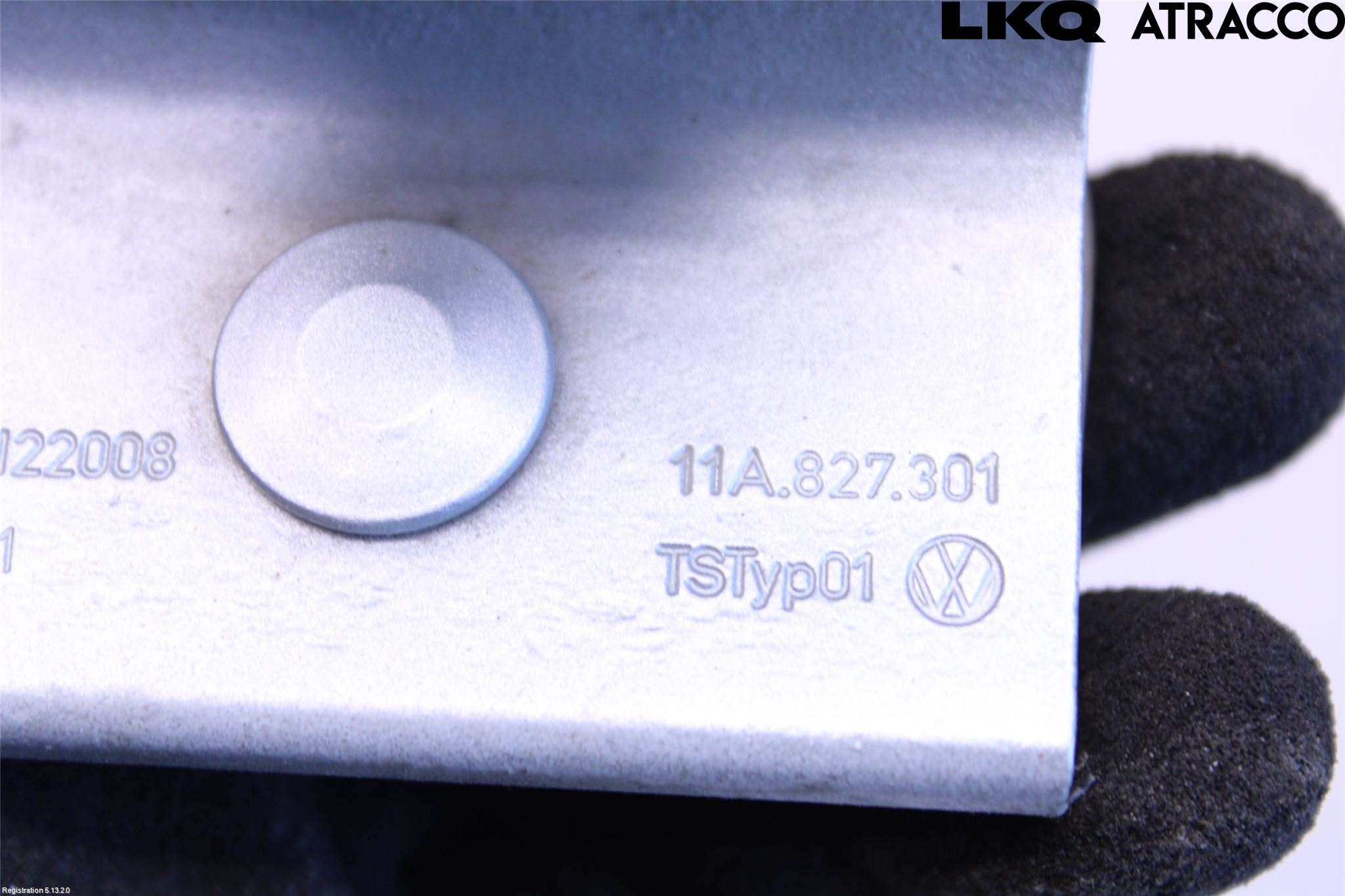 Volkswagen VW ID.4 21- Bakluckegångjärn Hö