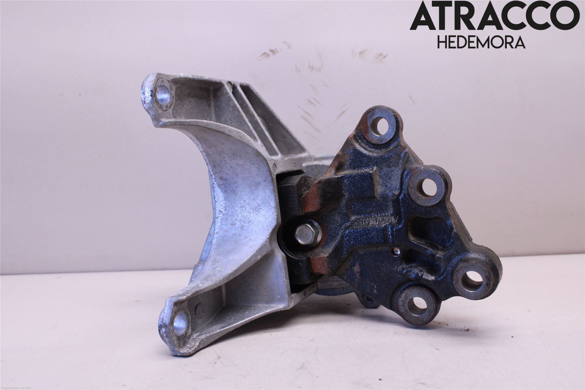 Nissan QASHQAI 14-17 Motorfäste