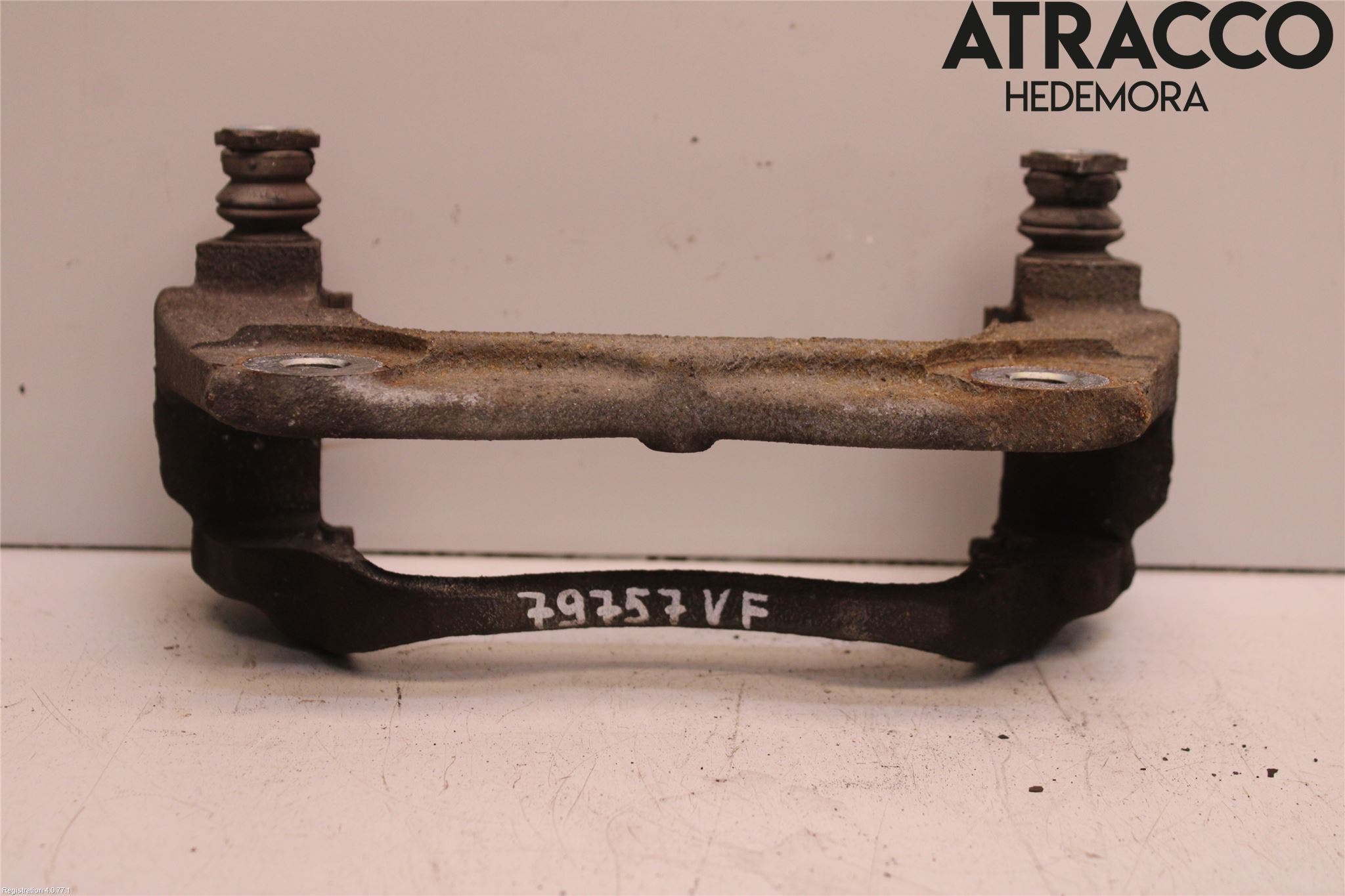 Toyota AVENSIS 16-18 Bromsokshållare