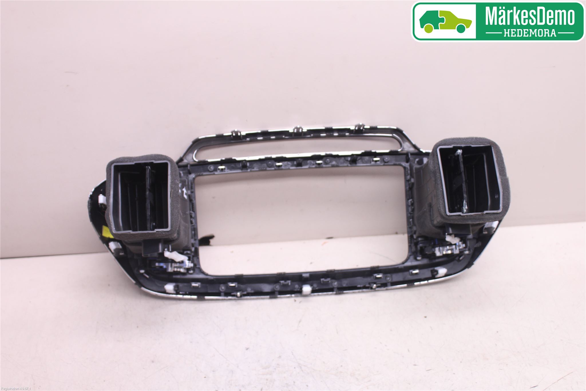 Kia SORENTO 15-20 Defrosterkanal-Munstycke