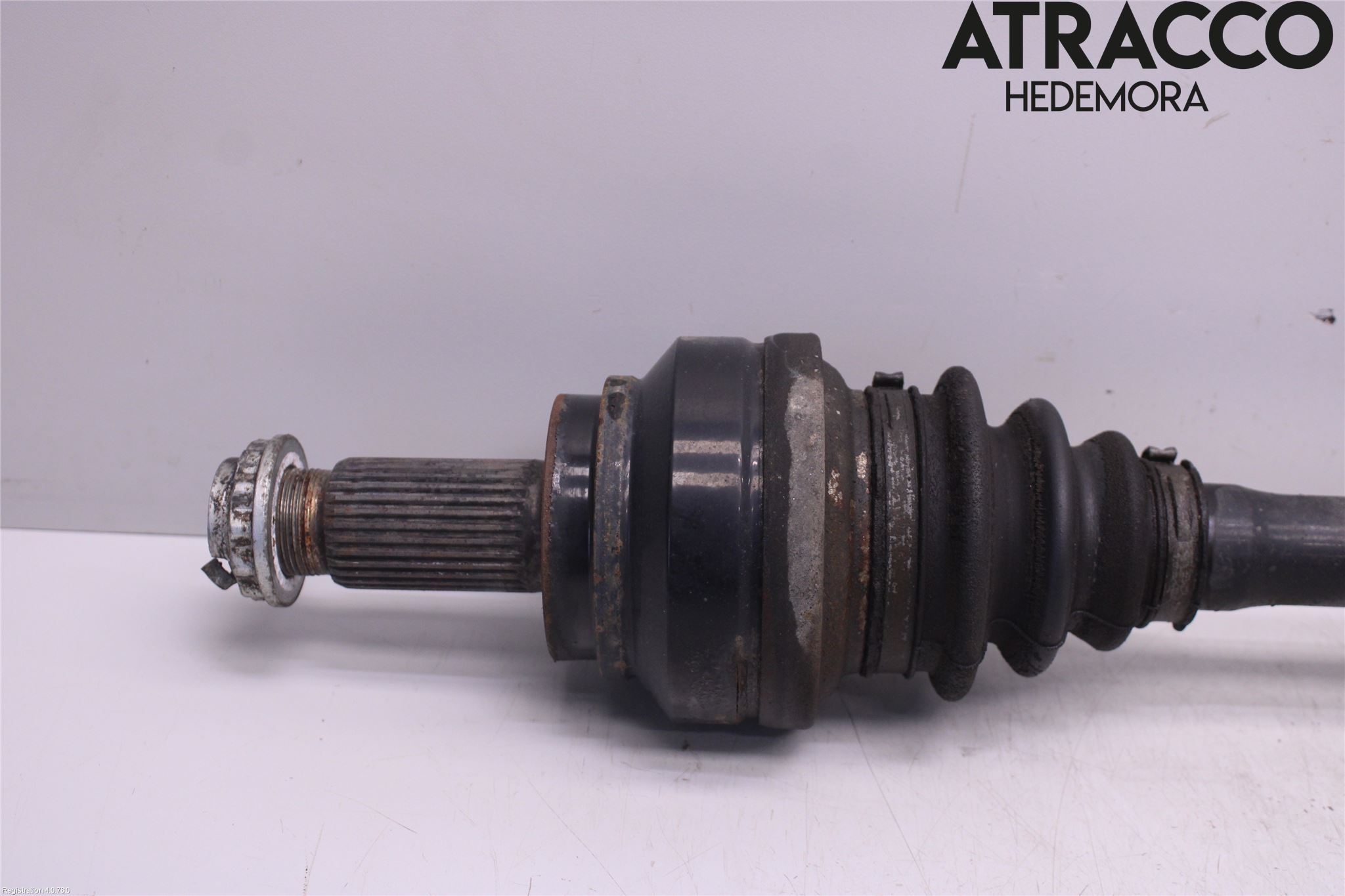 BMW 5 F10/F11/F18 09-17 Drivaxel Bak Vänster