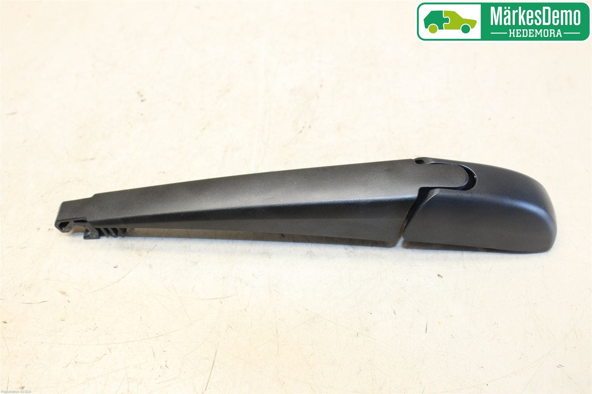 Toyota AURIS 13-19 Torkararm-Bakruta