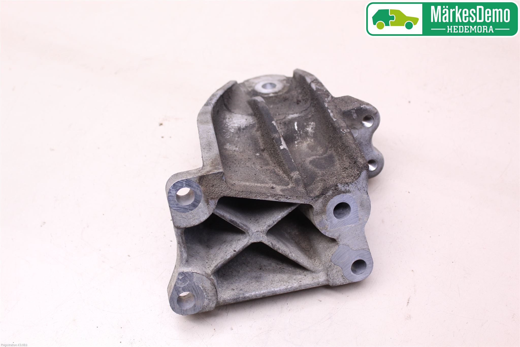 Lexus IS 220d/250/350 06-13 Motorfäste