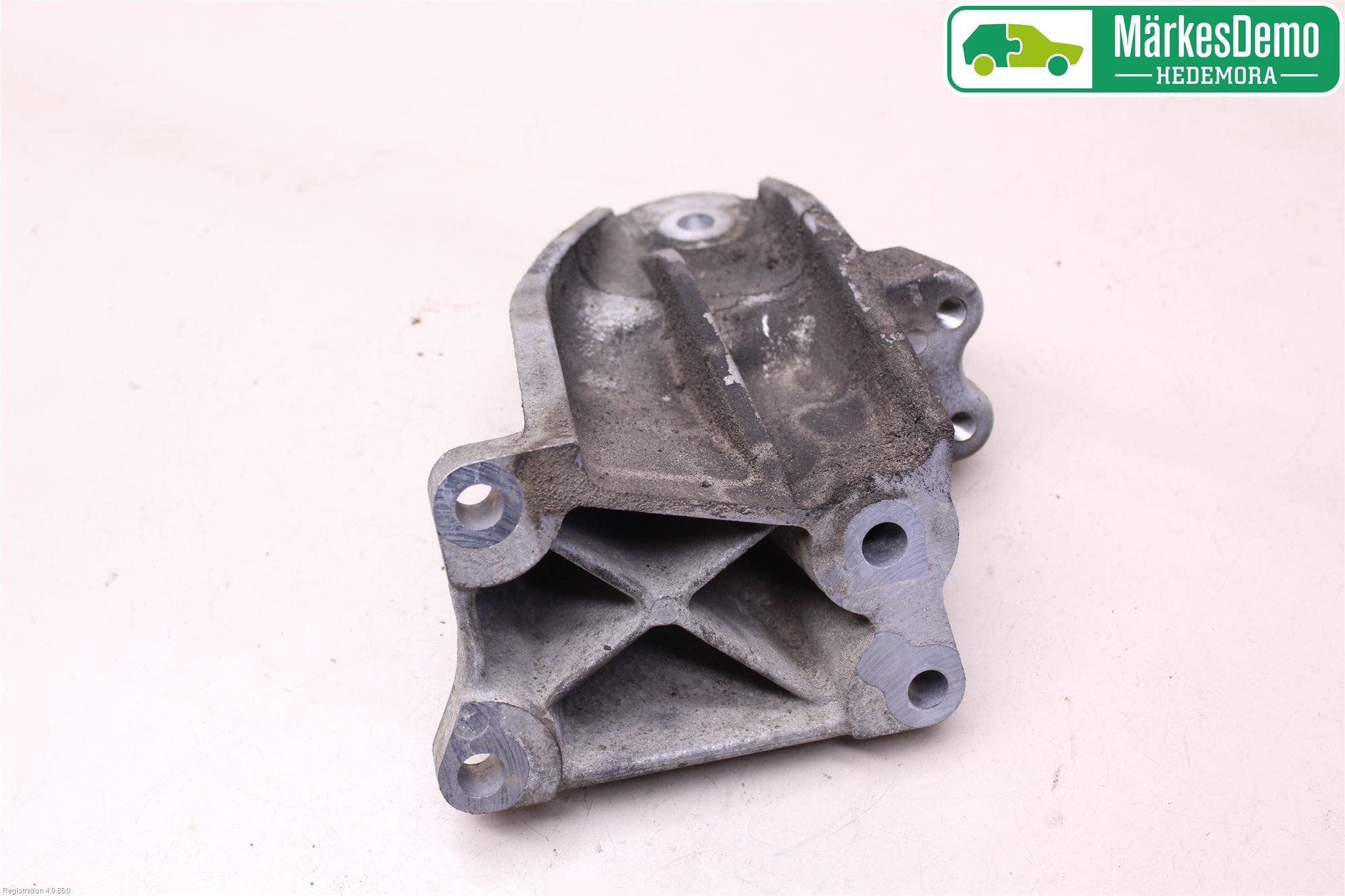 Lexus IS 220d/250/350 06-13 Motorfäste