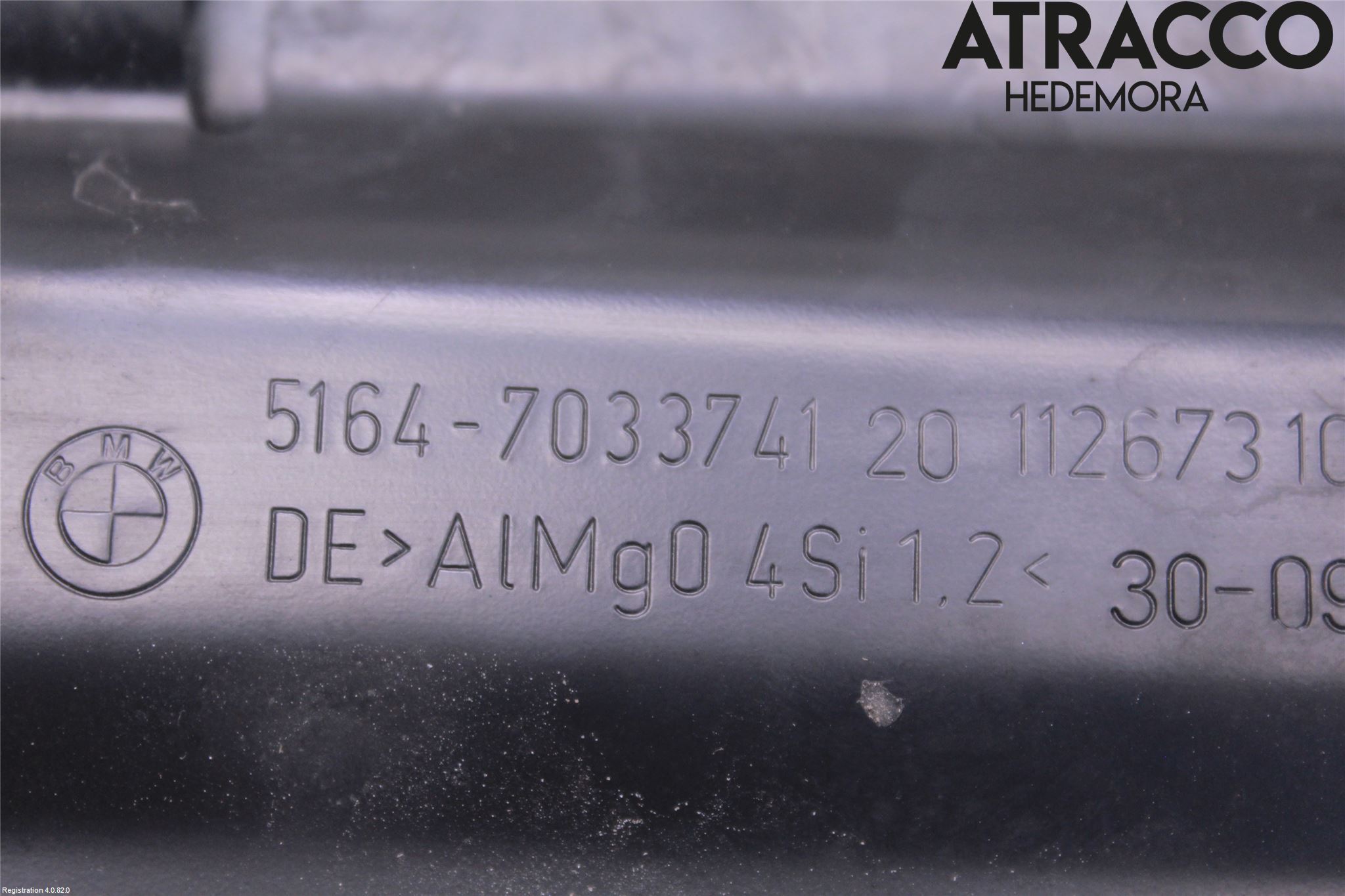 BMW 5 E60/61 Sed/Tou 02-10 Front Huvlåsplåt-Balk