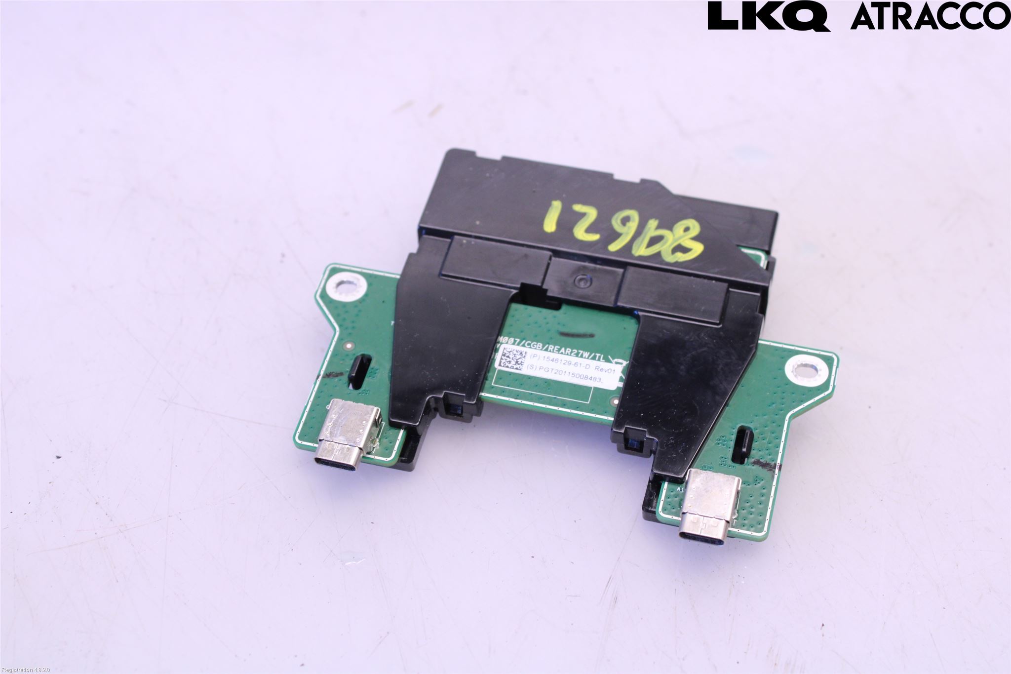 Tesla MODEL 3 17- Usb Connection