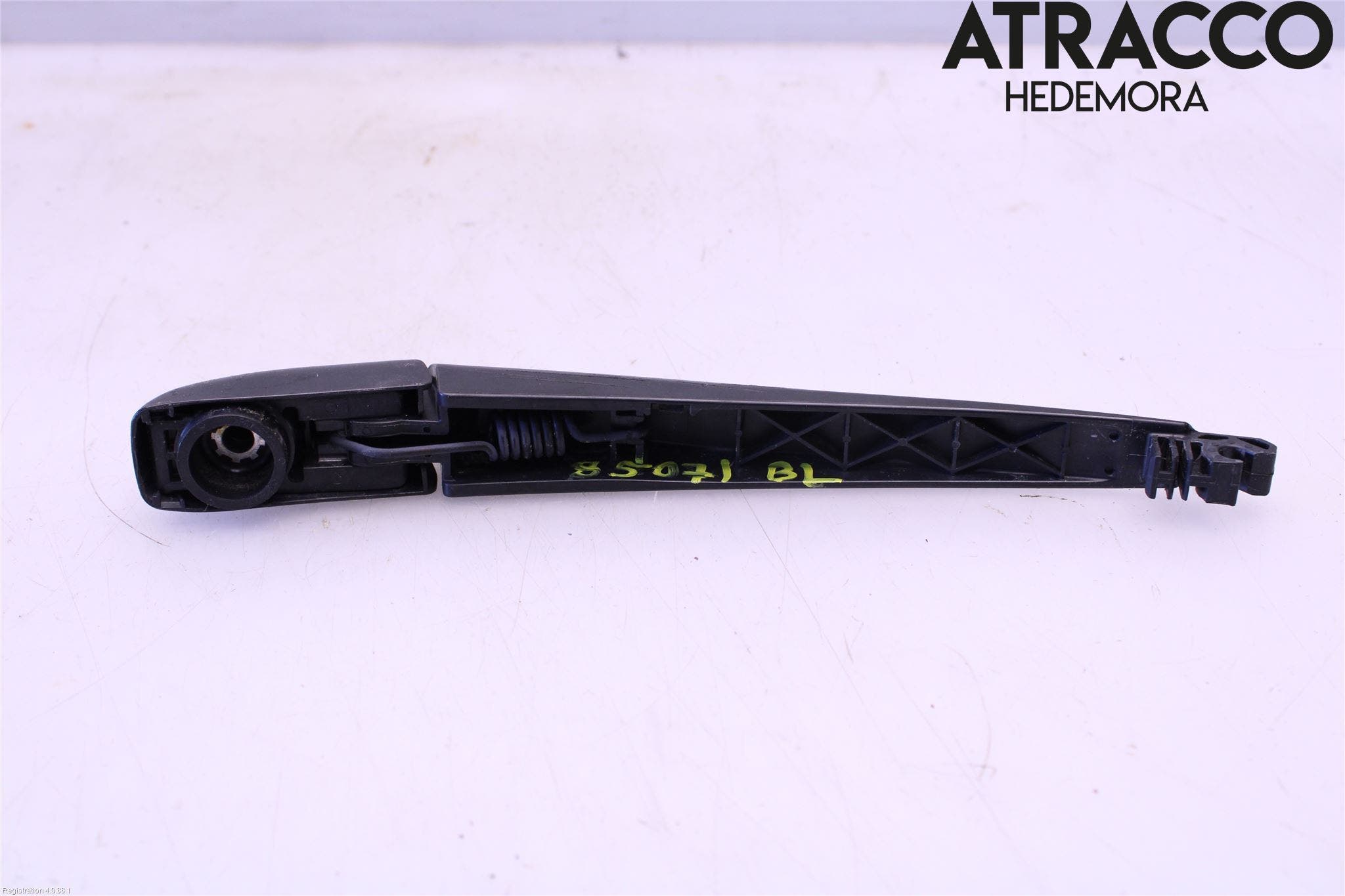 Toyota YARIS XP21 20- Torkararm-Bakruta