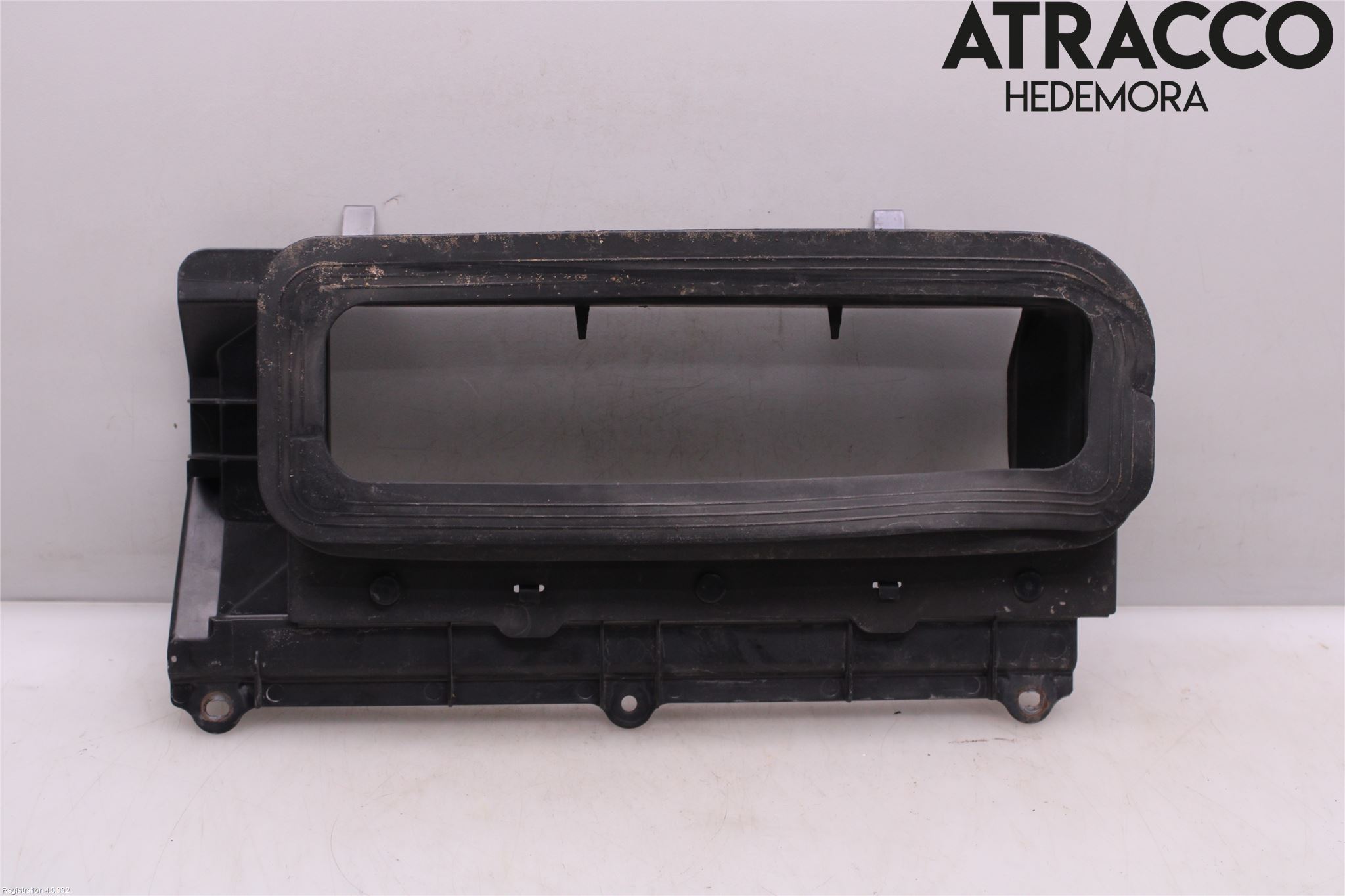 Toyota HI-ACE 06-12 Deflektor Plåt-Plast Kylning