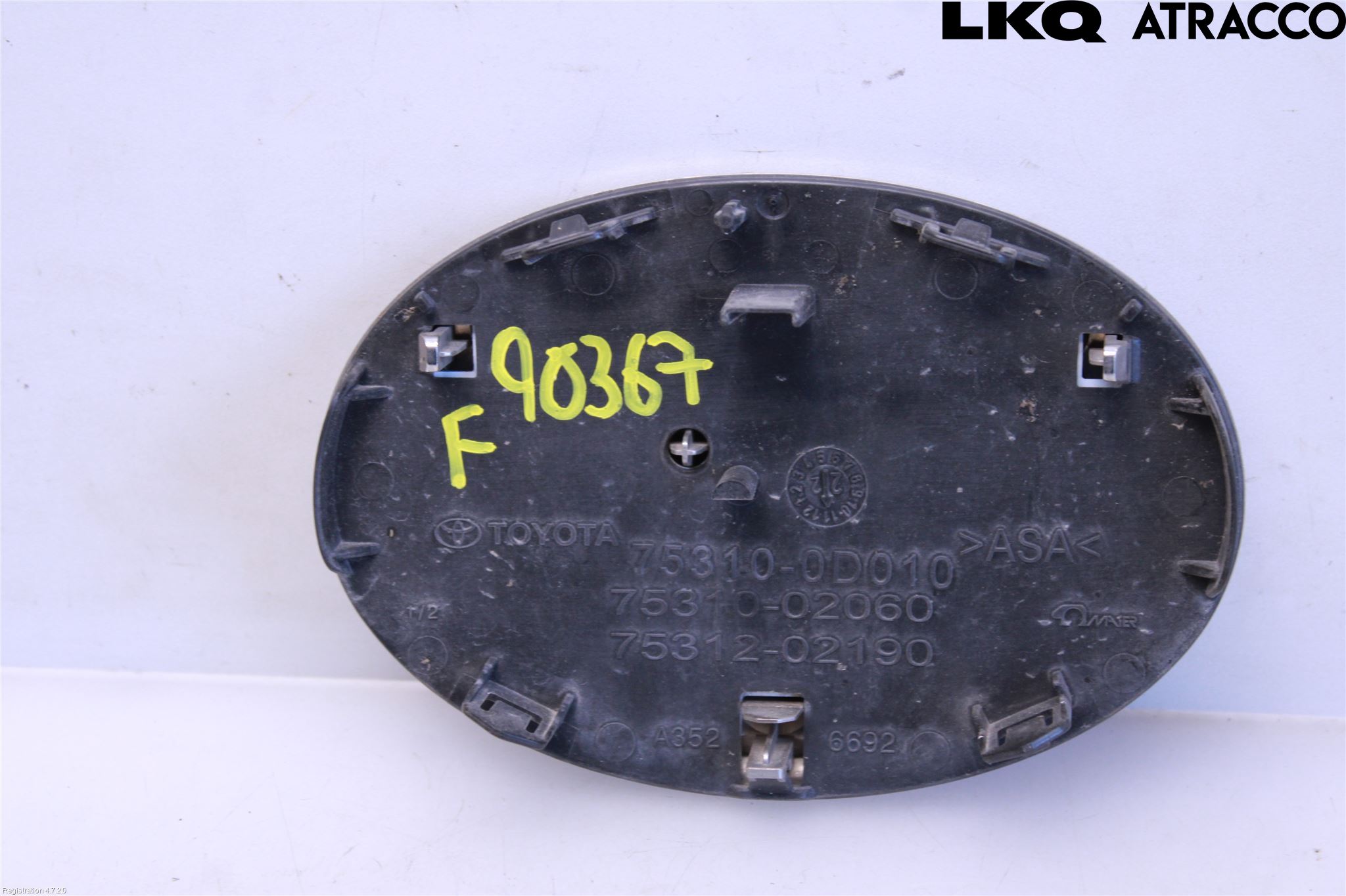 Toyota YARIS CROSS XP21 21- Emblem