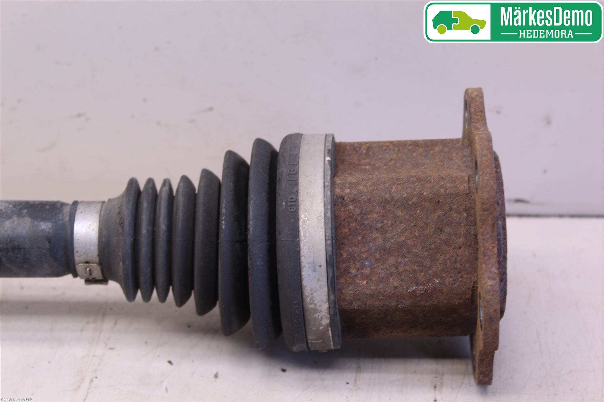Audi A4/S4 08-11 Drivaxel Fram Vänster