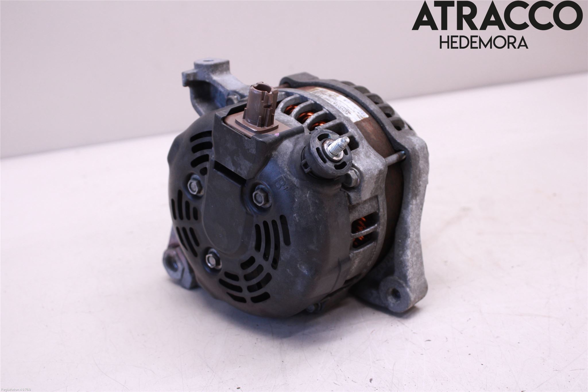 Toyota YARIS XP130 12-14 Generator