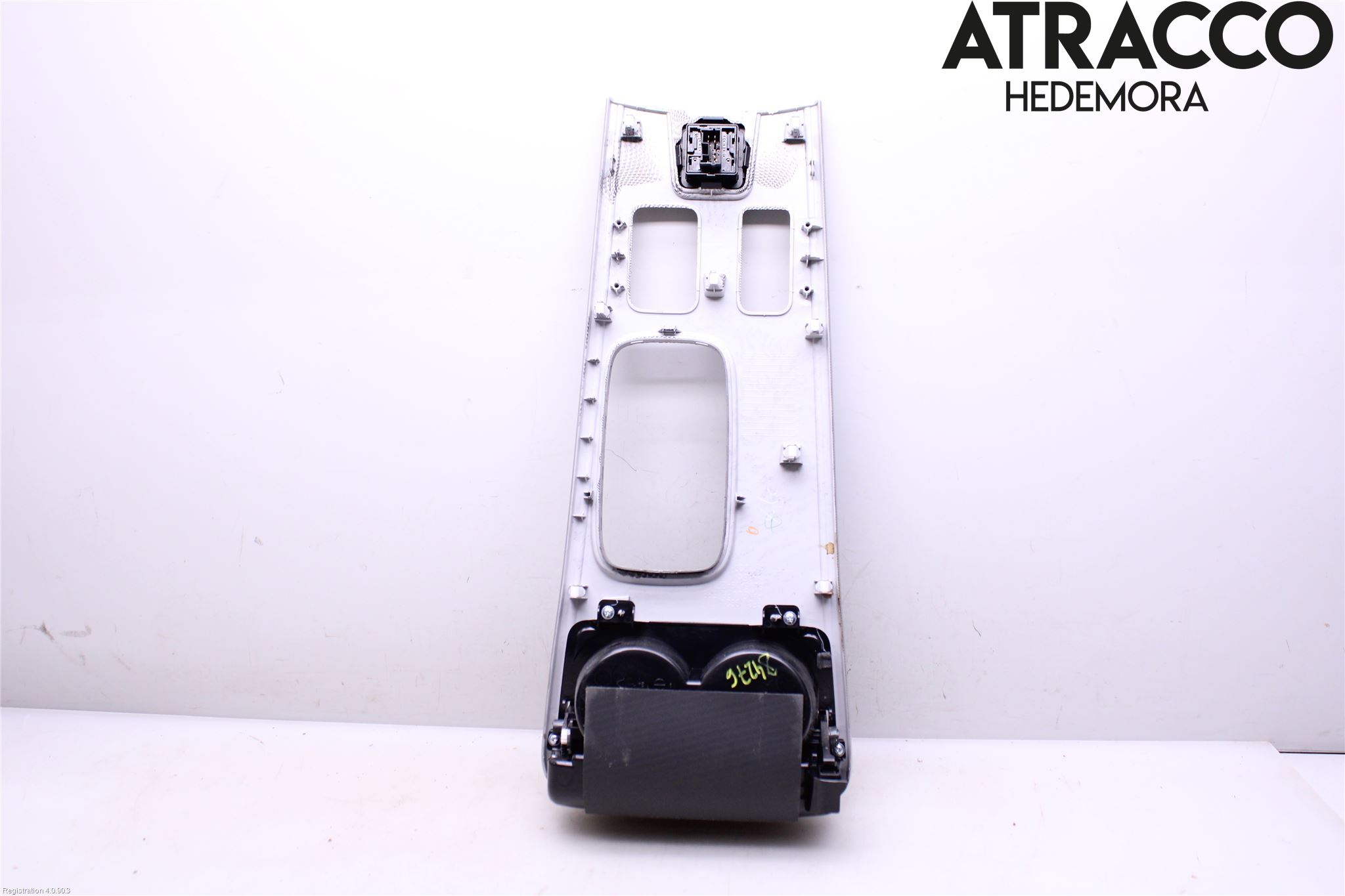 Mitsubishi OUTLANDER 13-21 Instrumentkonsoll Mitt