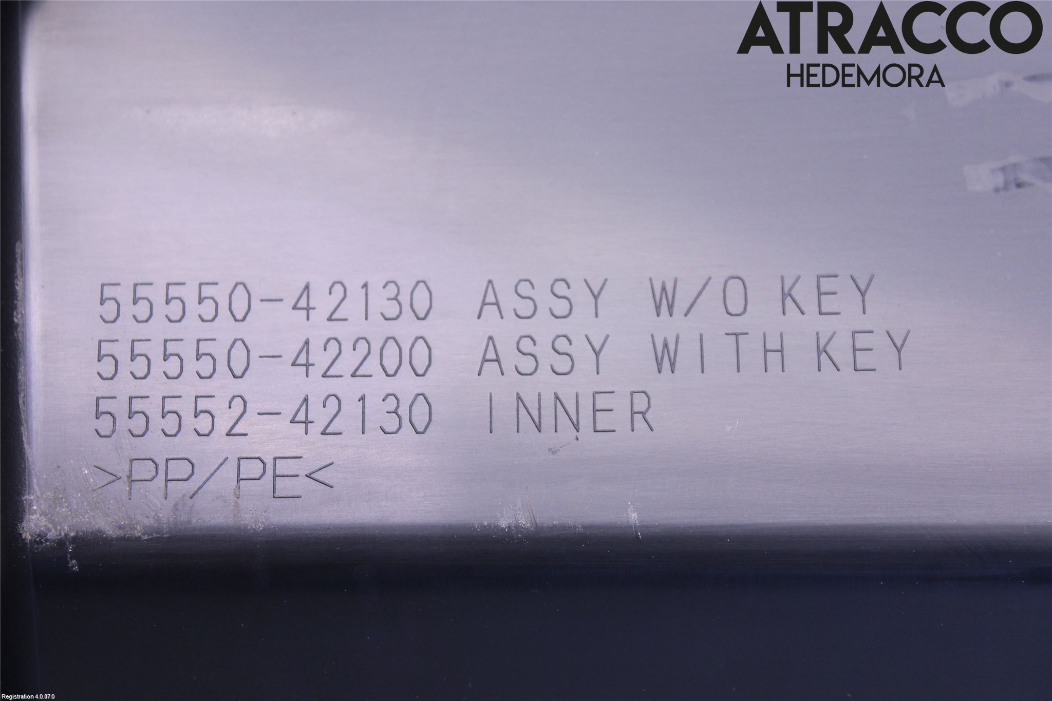 Toyota RAV4 19- Handskfack