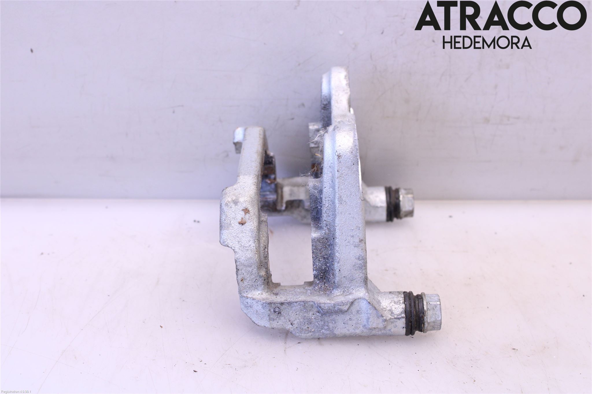 Toyota RAV4 19- Bromsokshållare