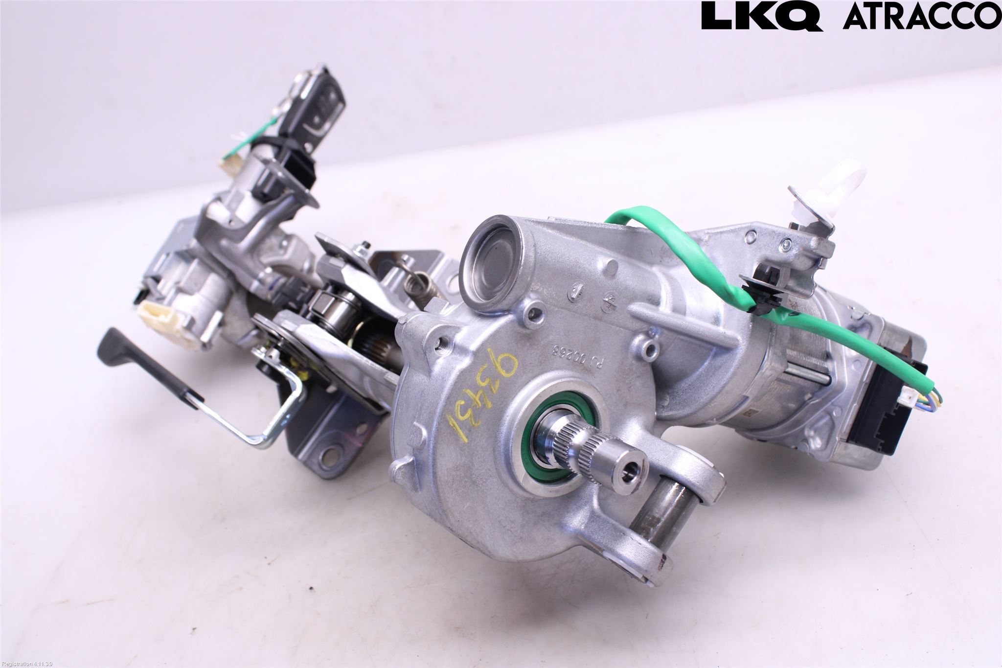 Toyota YARIS XP21 20- Rattaxelagg Med Inb Servo