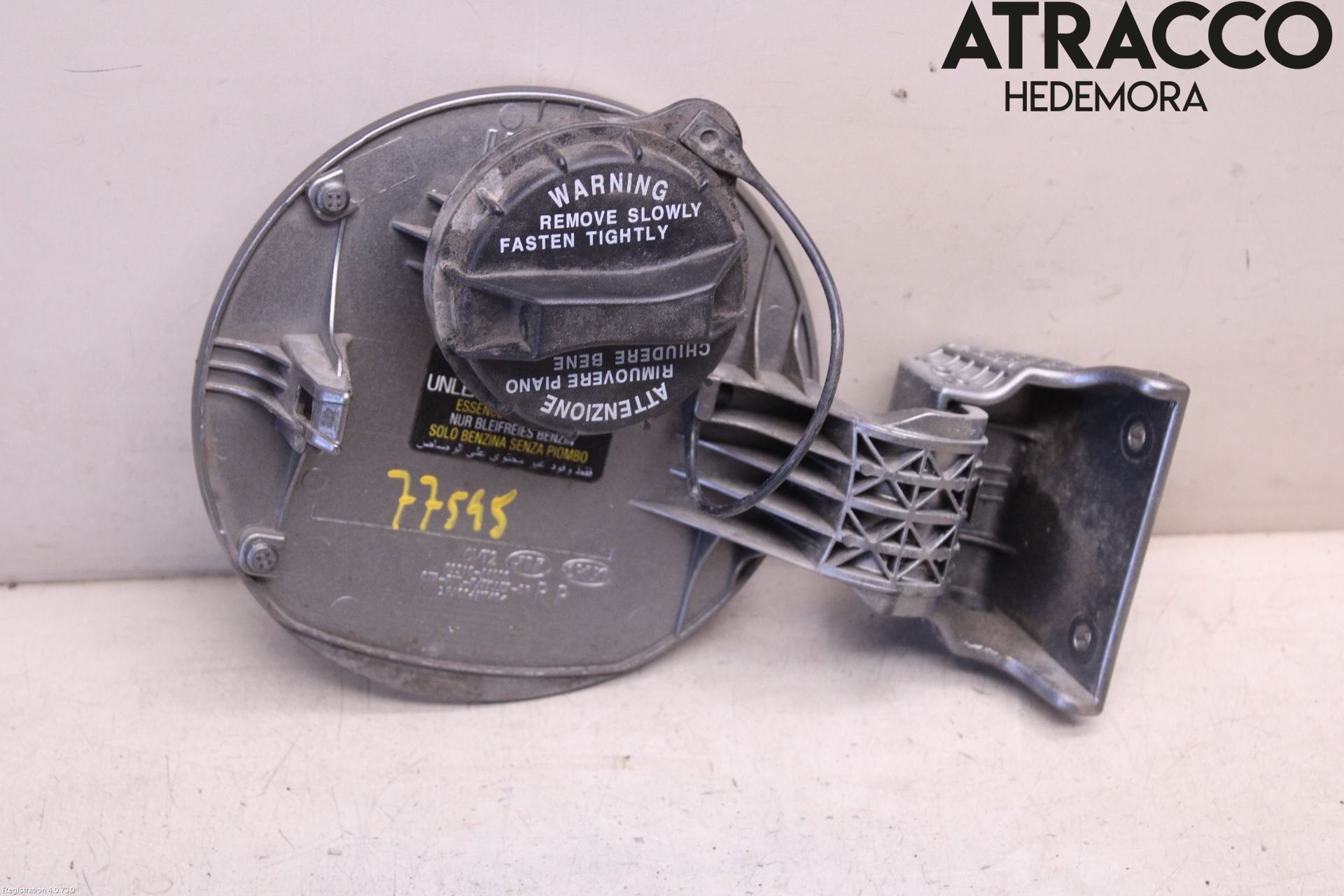 Kia CARENS III 13-19 Tanklucka