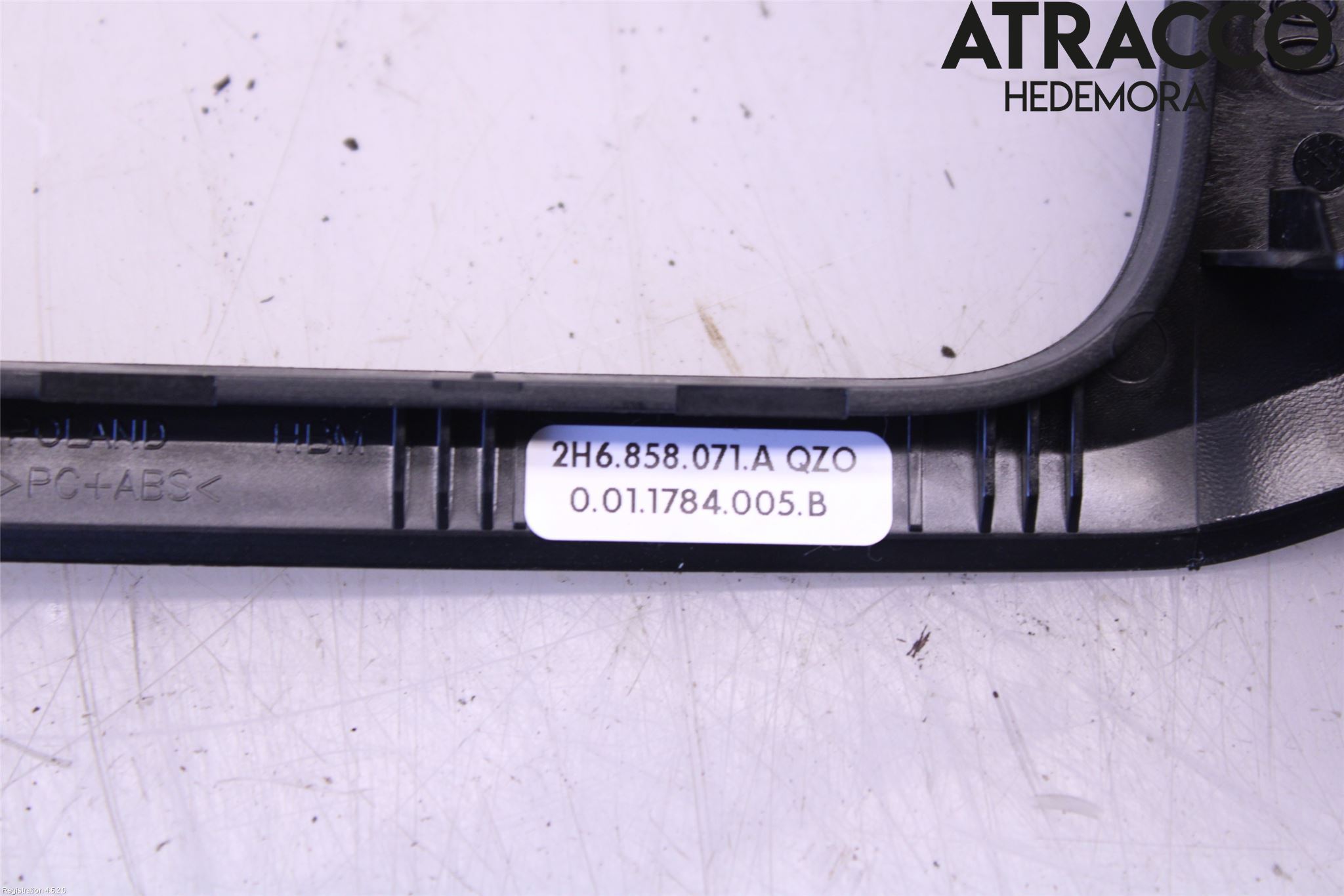 Volkswagen VW AMAROK 2H 10-22 Instrument-Radio Sarg