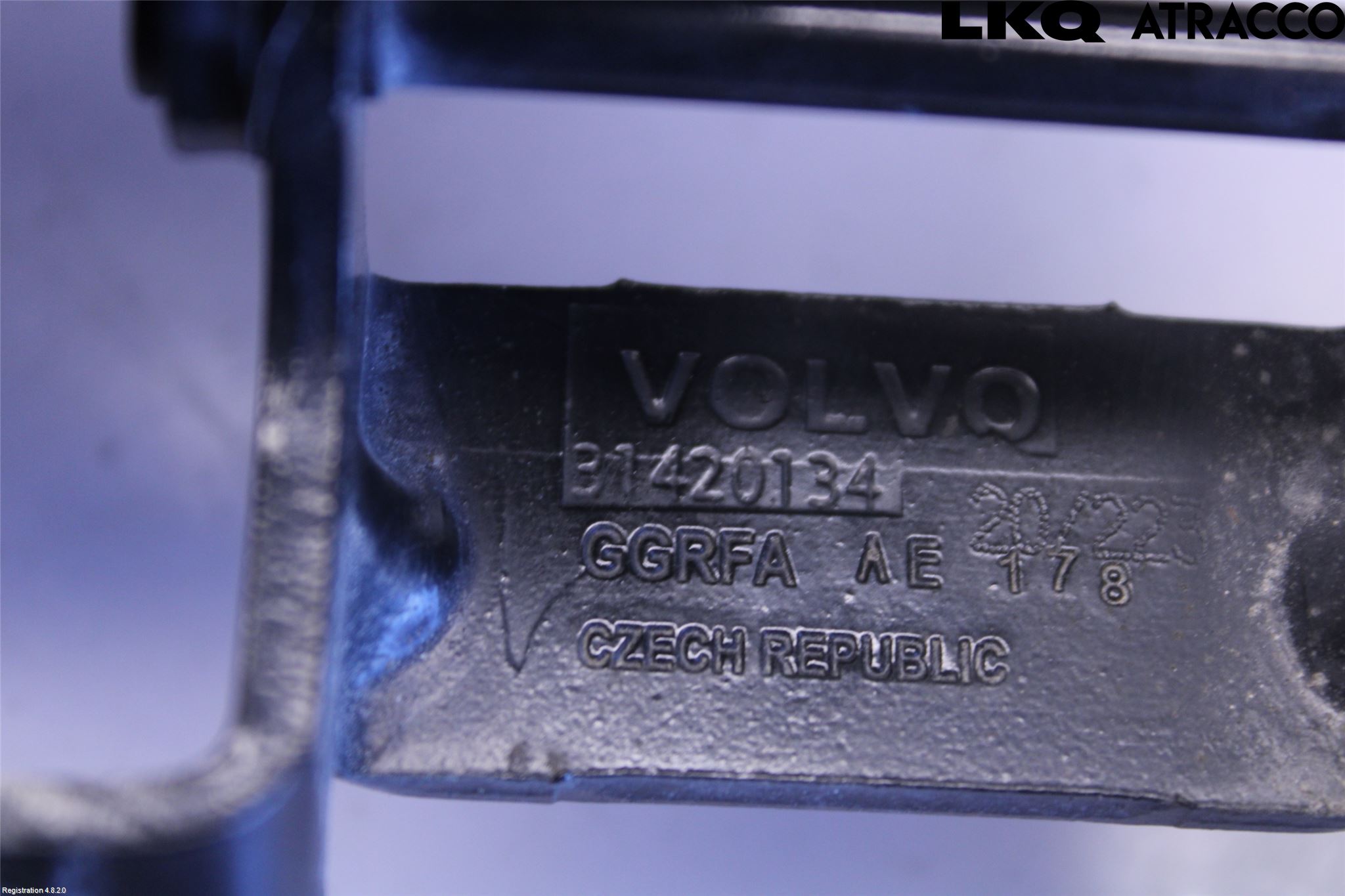 Volvo XC60 18- Bakluckegångjärn Vä