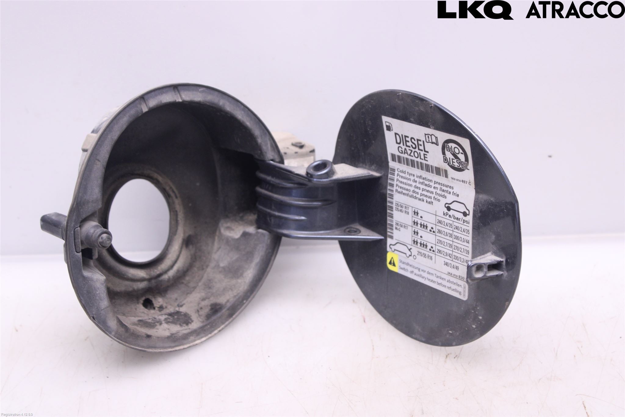 Volkswagen VW PASSAT 15-19 Tanklucka