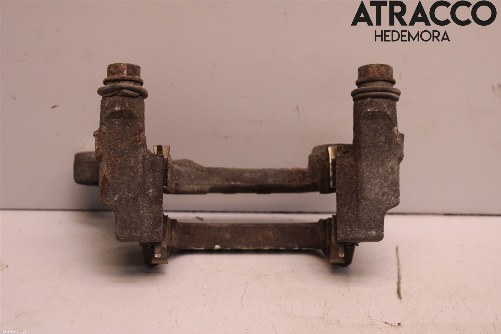 Mitsubishi OUTLANDER 13-21 Bromsokshållare