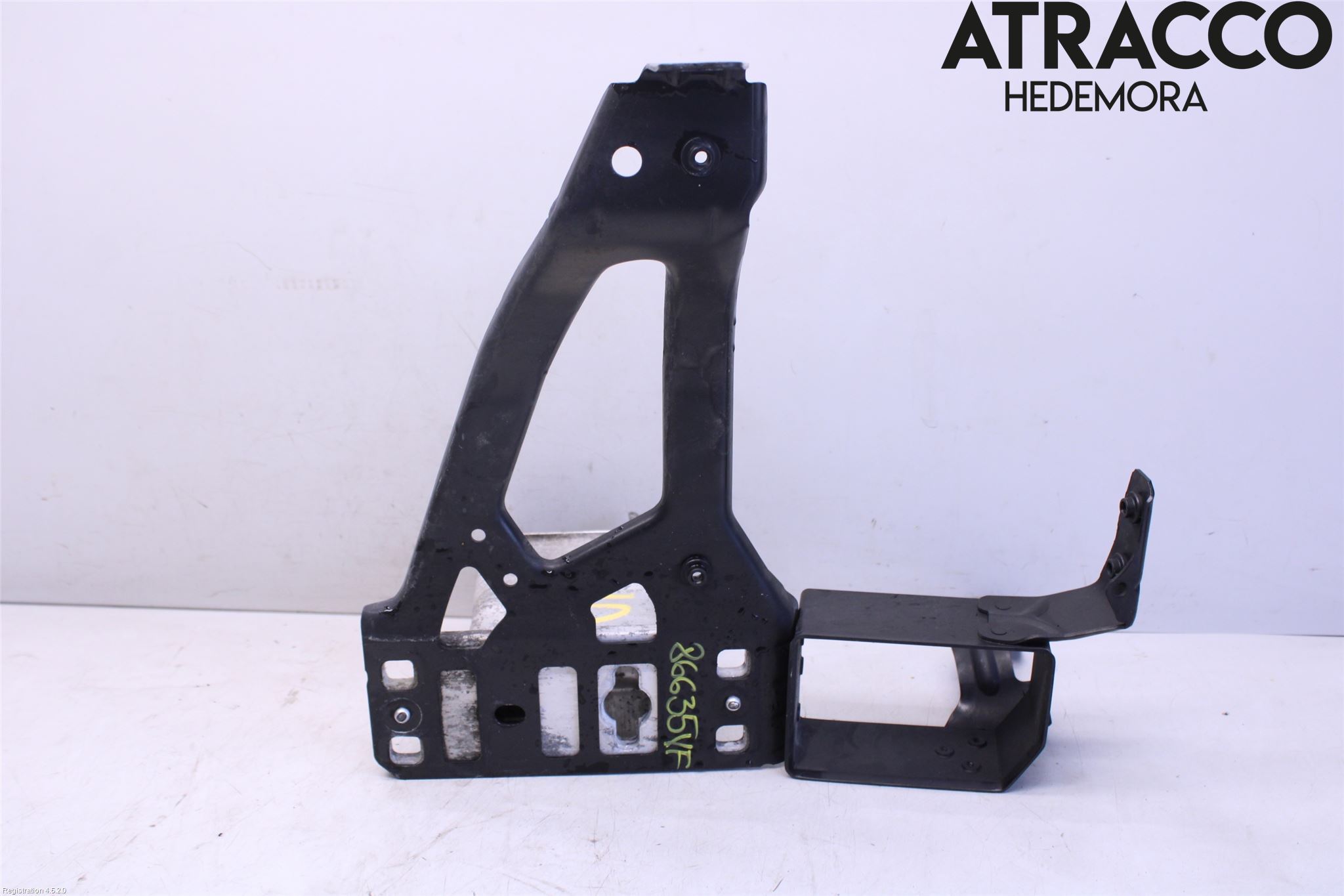 BMW 5 E60/61 Sed/Tou 02-10 Stötfångarbärjärn Fram