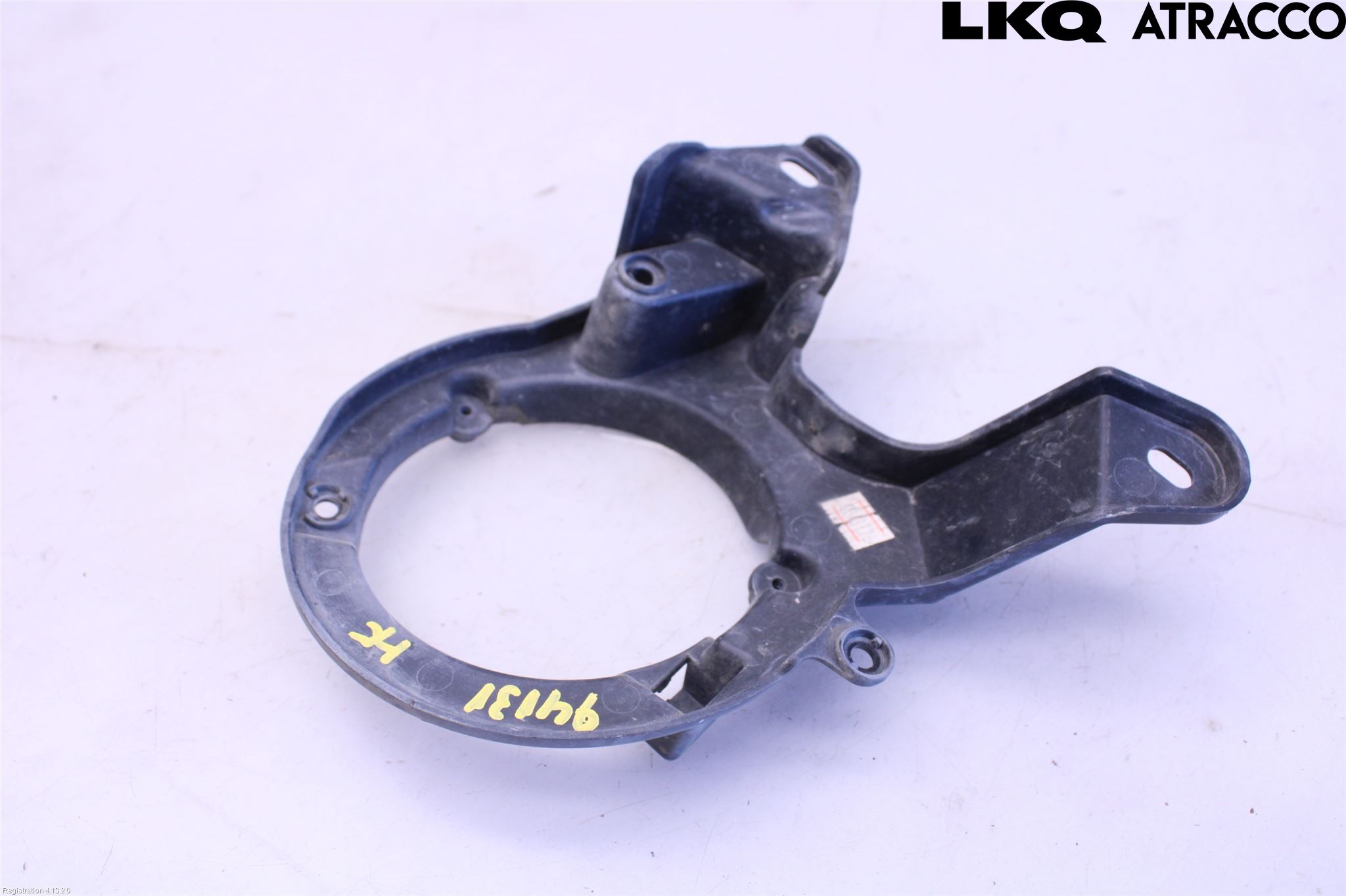 Toyota C-HR 16-23 Dimljussarg Fram