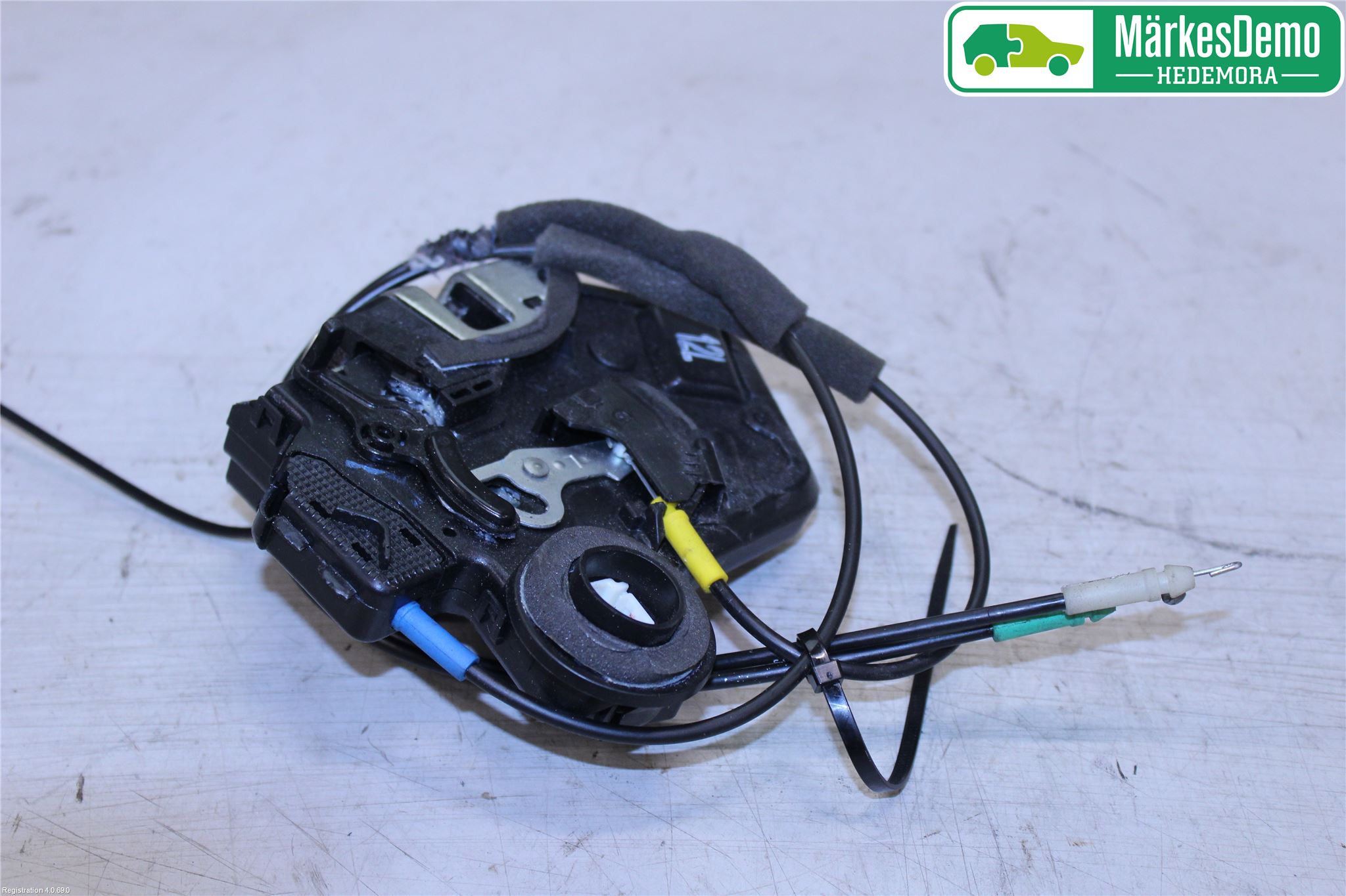 Toyota COROLLA VERSO 04-07 Låskista-Dörrlås