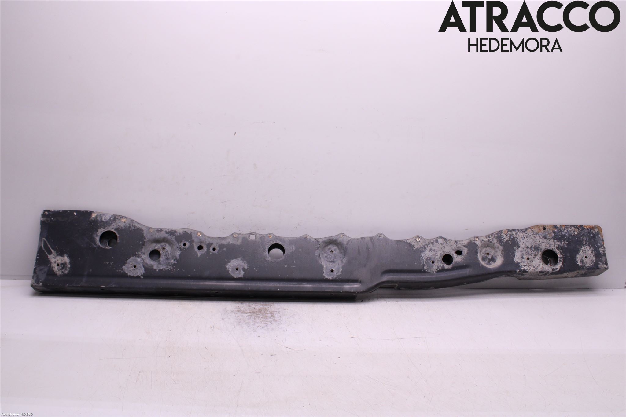 Nissan NOTE E11 06-14 Kylarfäste-Ram-Balk