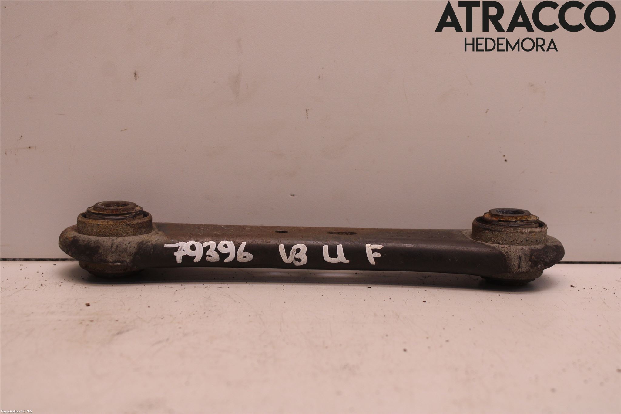 Volvo XC70 14-16 Bärarm Bak Vänster