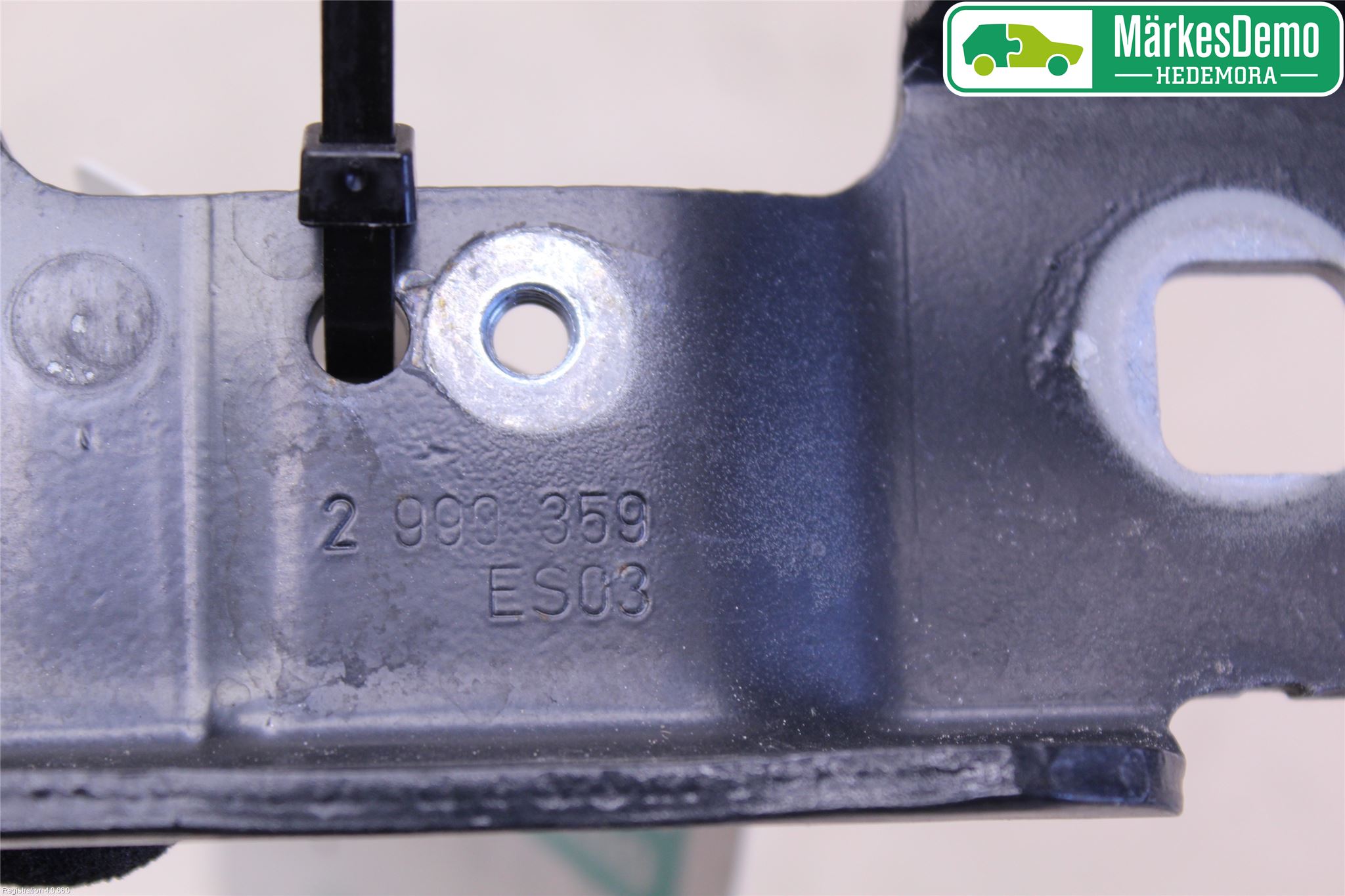 BMW X1 E84 10-15 Huvgångjärn