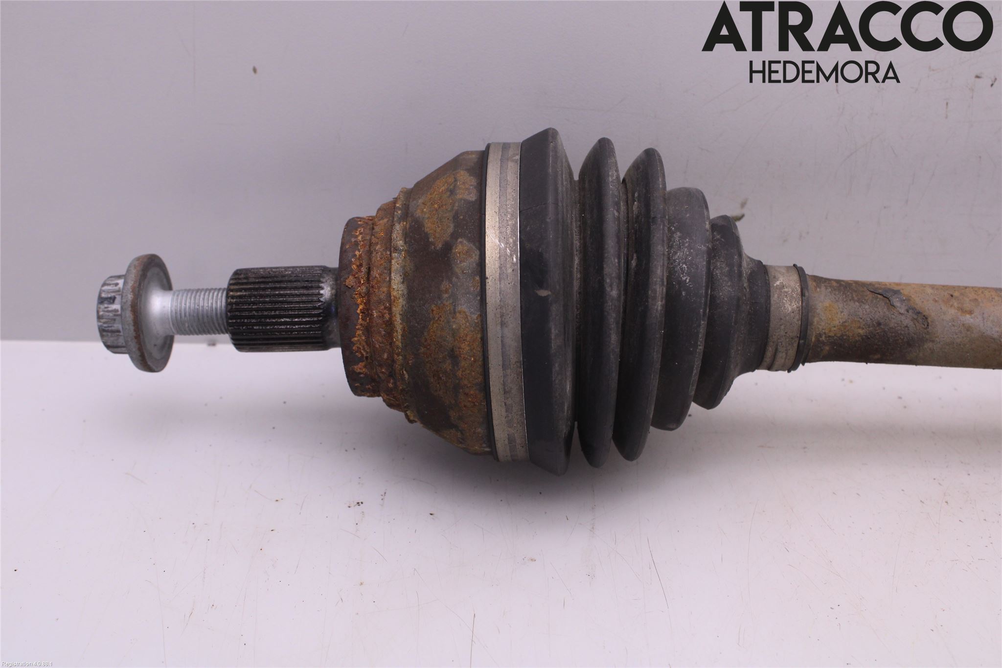 Volkswagen VW PASSAT 15-19 Drivaxel Fram Vänster