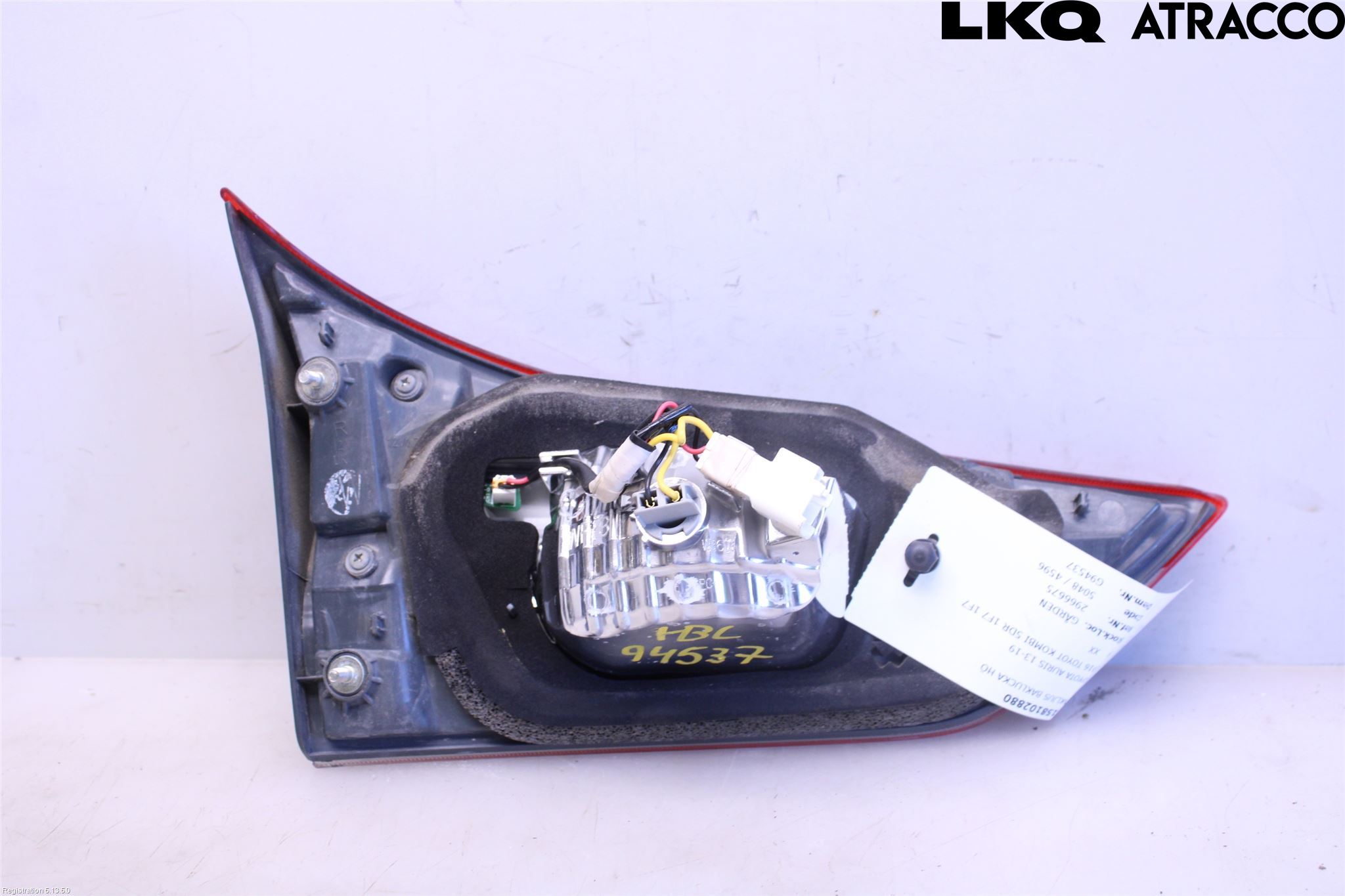 Toyota AURIS 13-19 Bakljus Lucka Hö