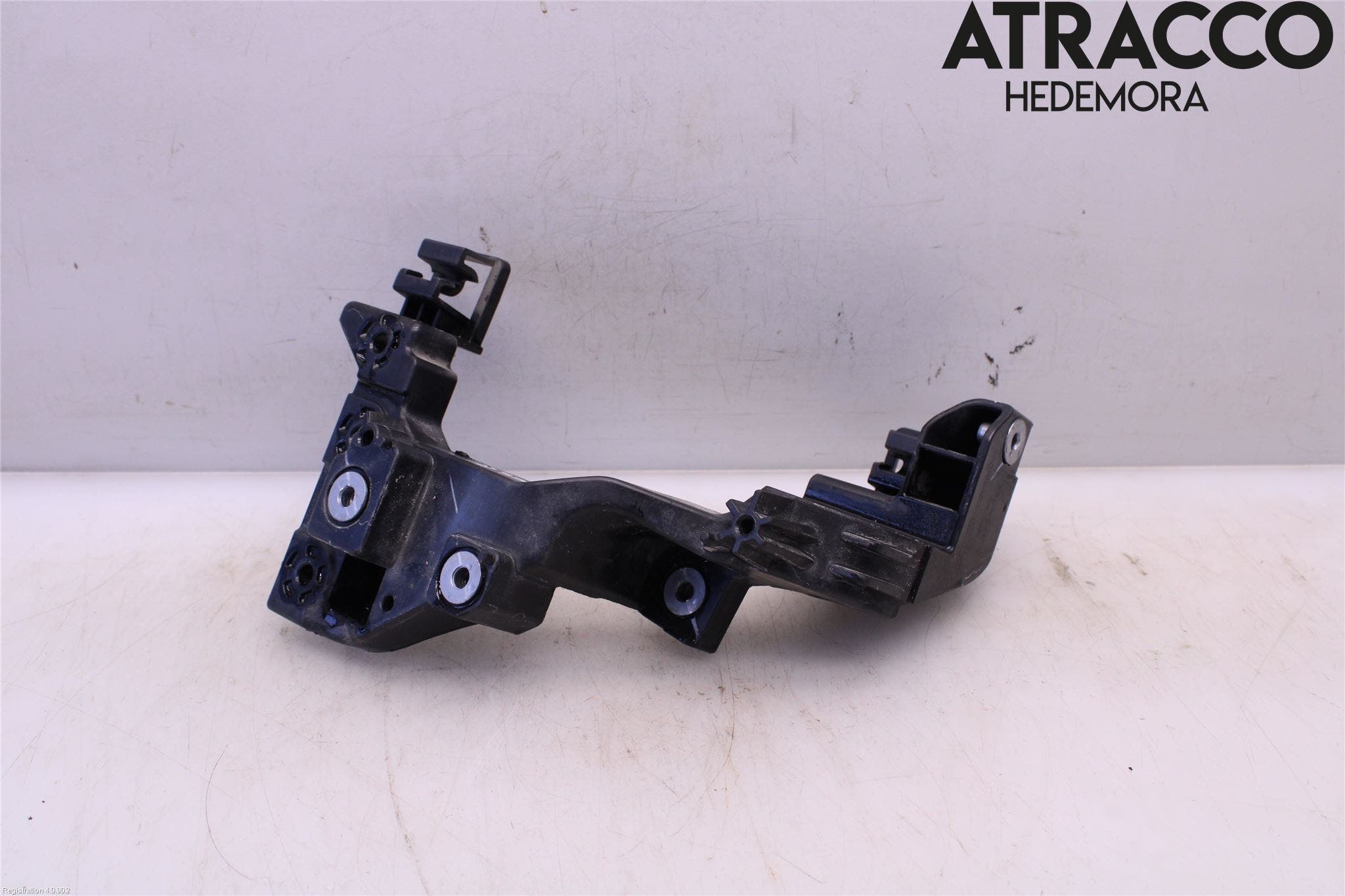 Kia CEED 12-18 Strålkast Fästsarg