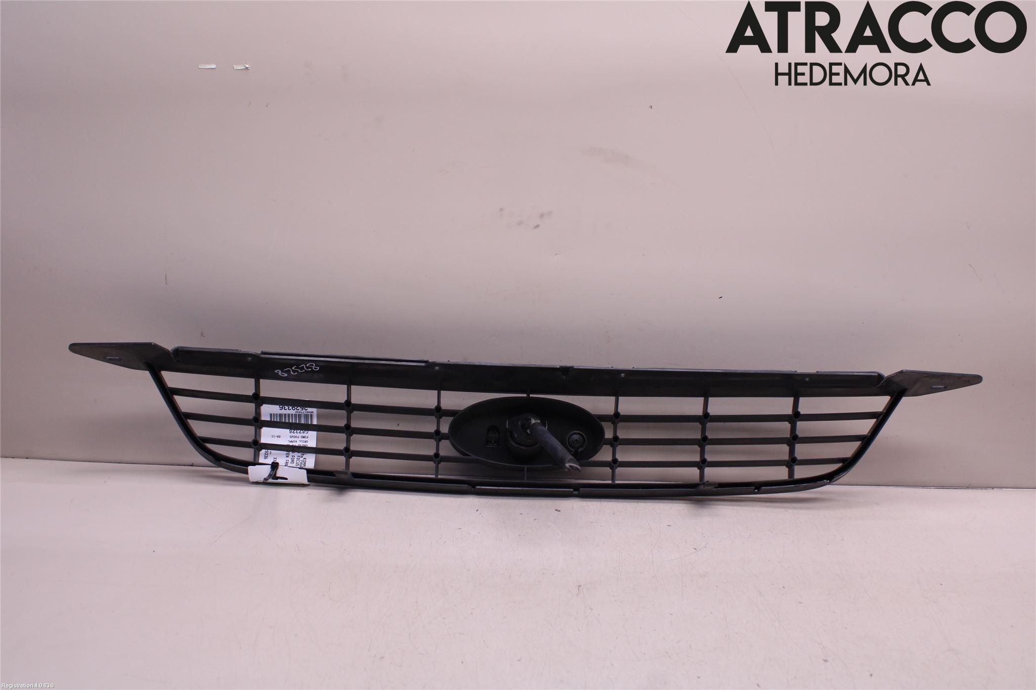 Ford FOCUS 08-11 Grill Komp
