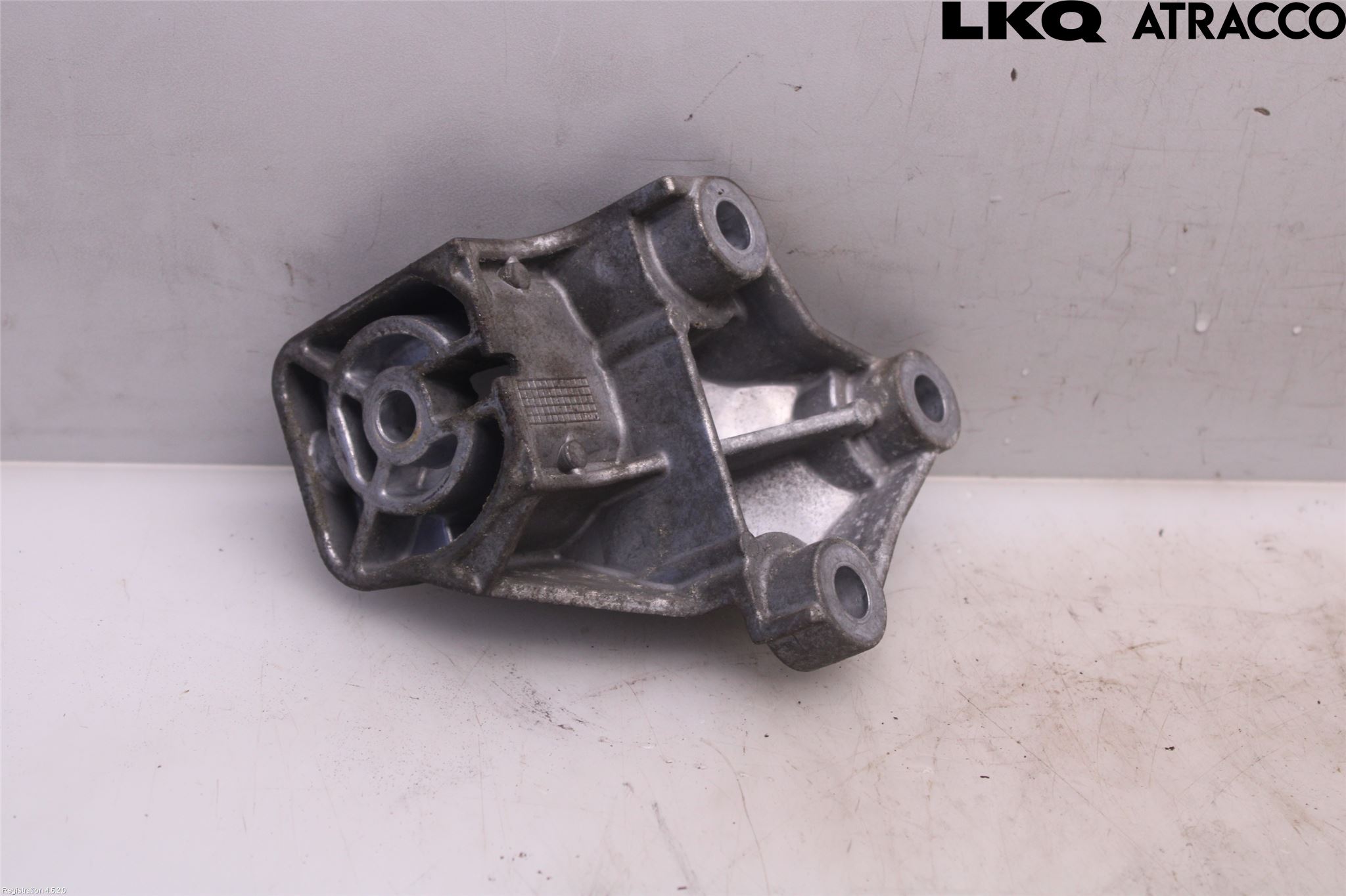 Volvo V70 05-08 Motorfäste