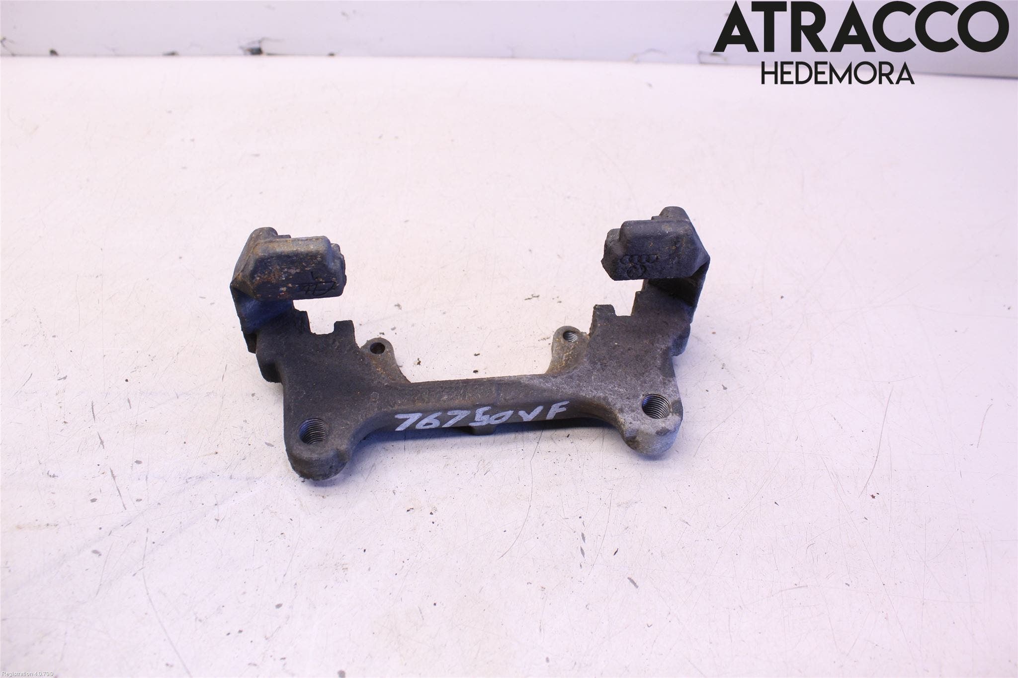 Audi A5 07-16 Bromsokshållare