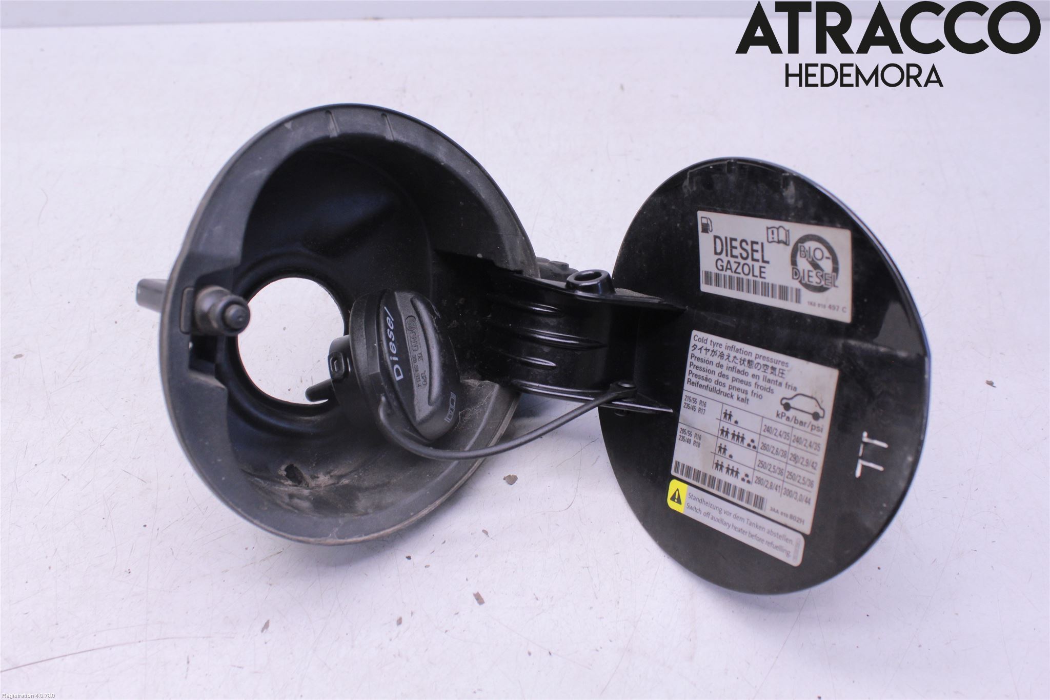 Volkswagen VW PASSAT 11-14 Tanklucka