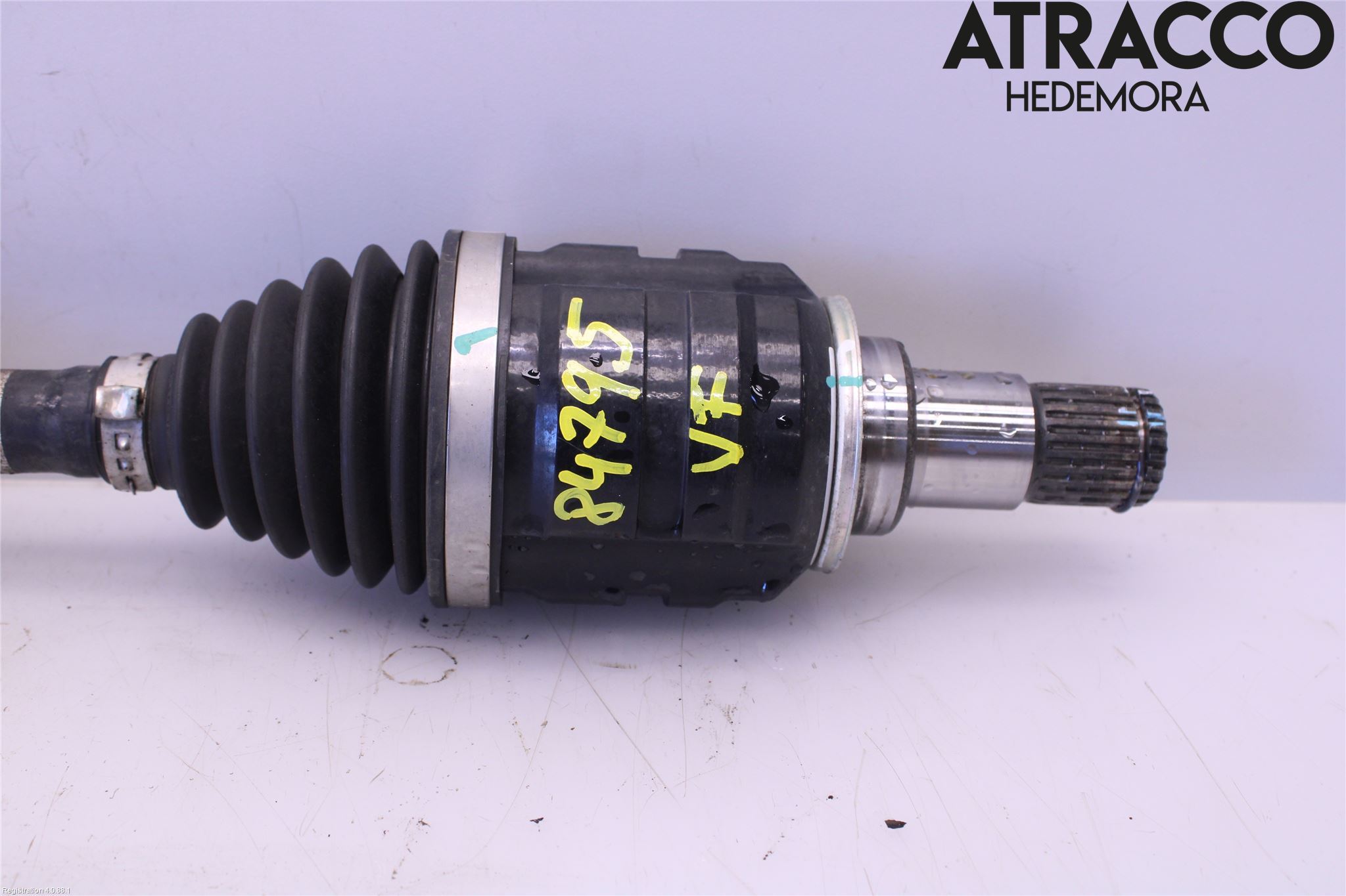 Toyota C-HR 16-23 Drivaxel Fram Vänster