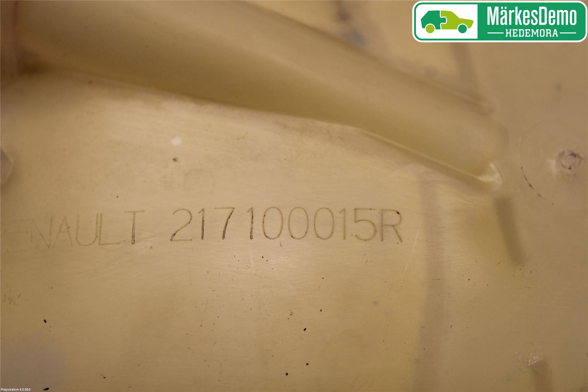 Renault MASTER III  10-14 Expansionstank