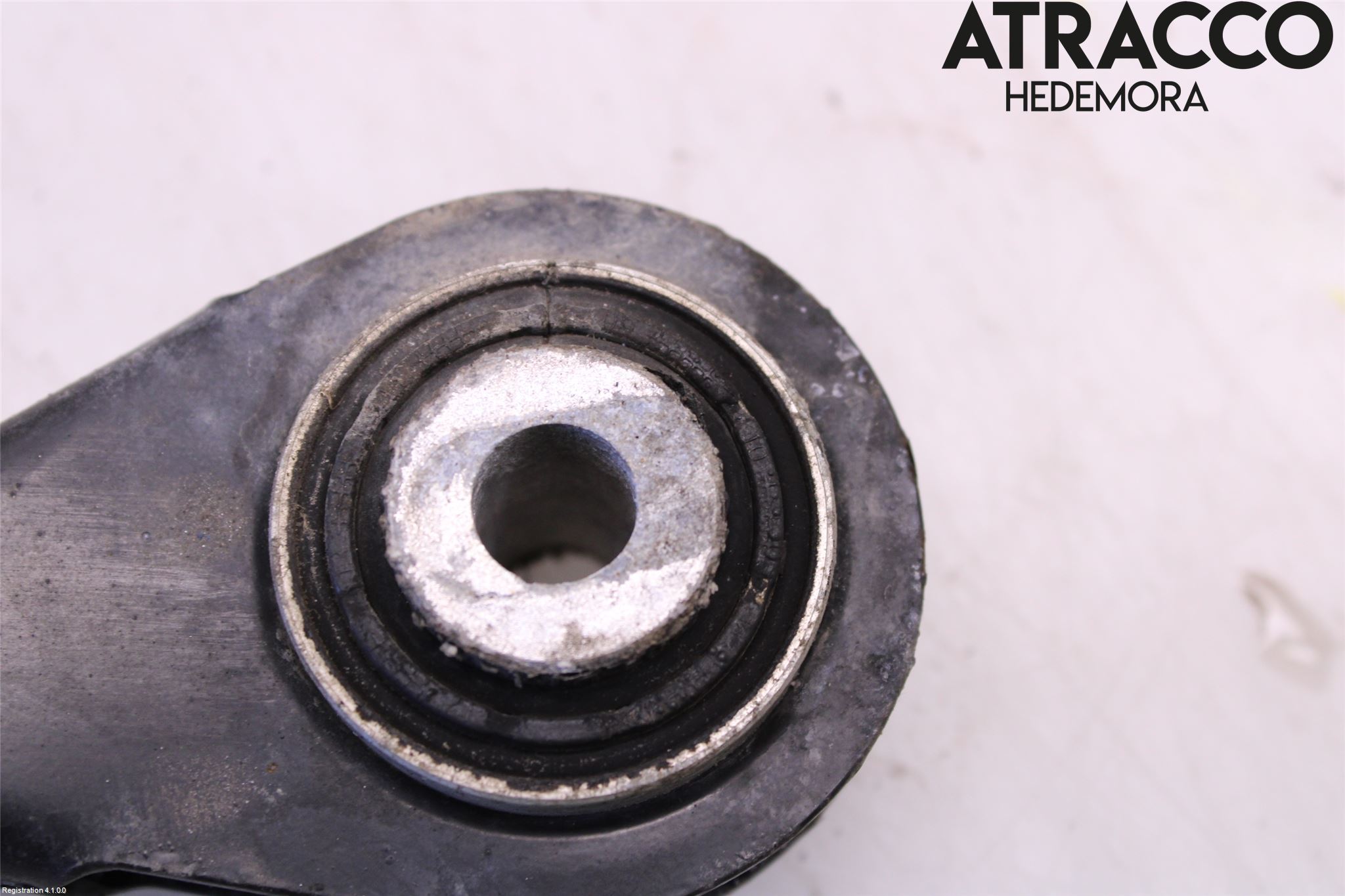 Audi A4 12-15 Bärarm Bak Övre Höger