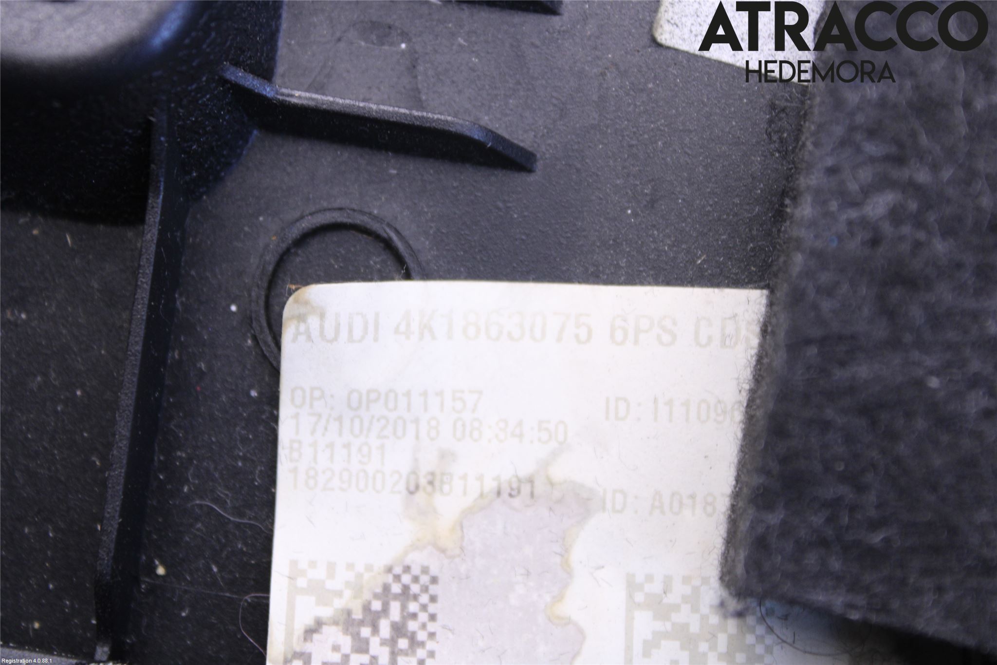 Audi A6 F2/C8 19- Instrumentbräda Förvaringsfack