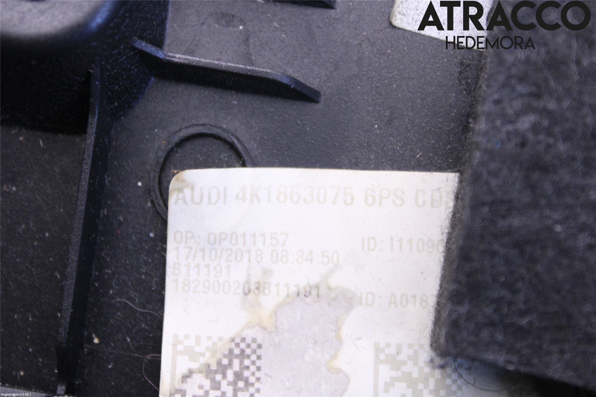 Audi A6 F2/C8 19- Instrumentbräda Förvaringsfack