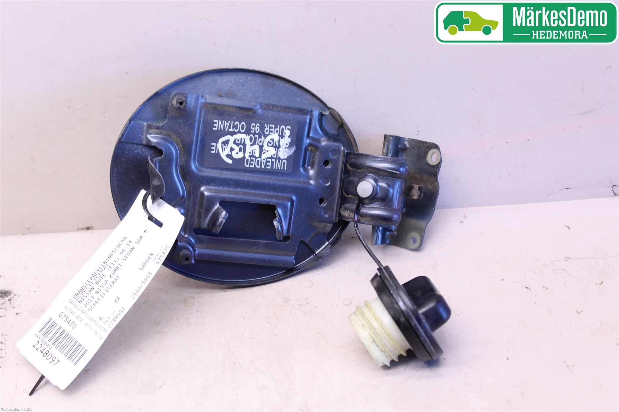 Nissan NOTE E11 06-14 Tanklucka