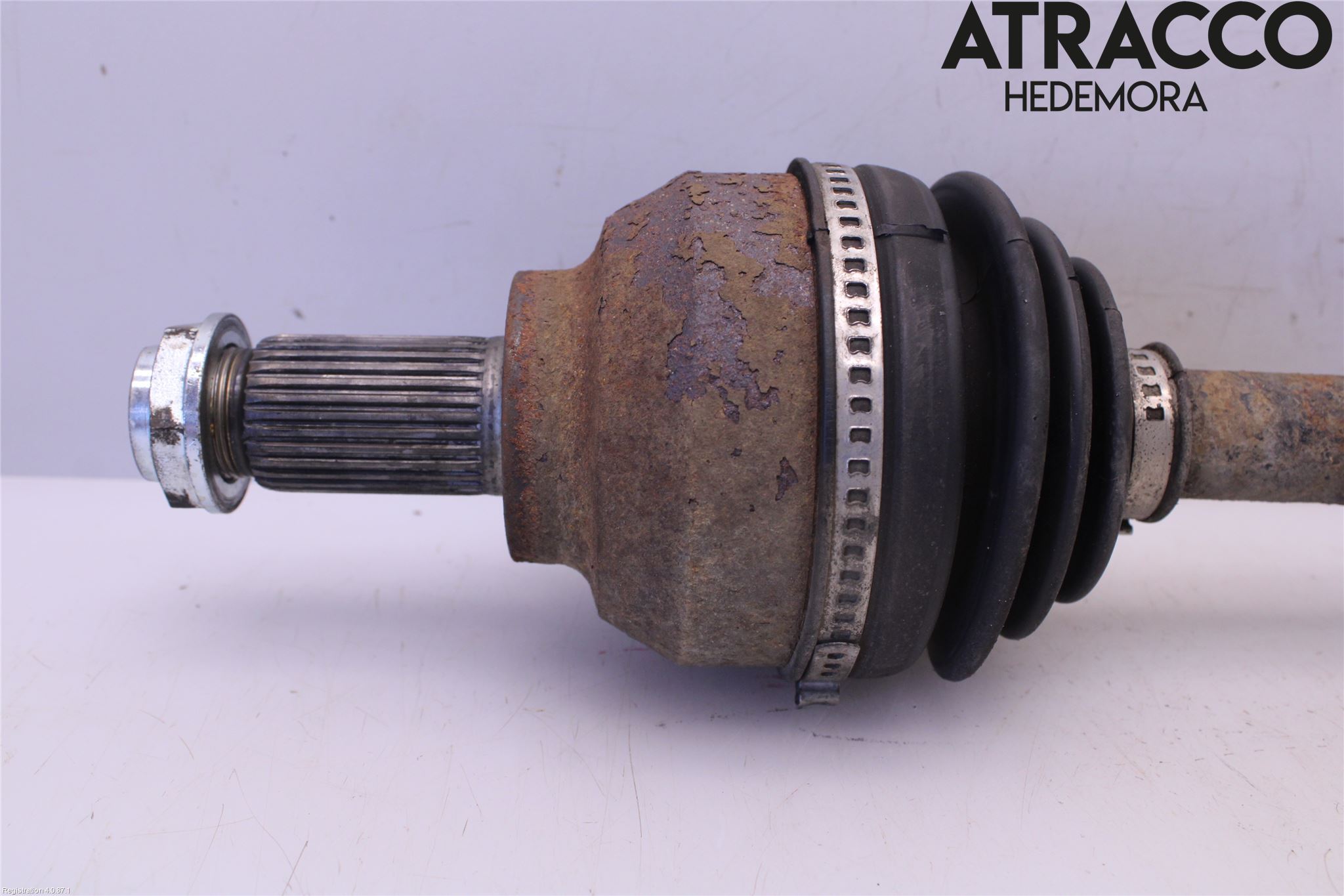 BMW 3 E46      98-05 Drivaxel Fram Vänster