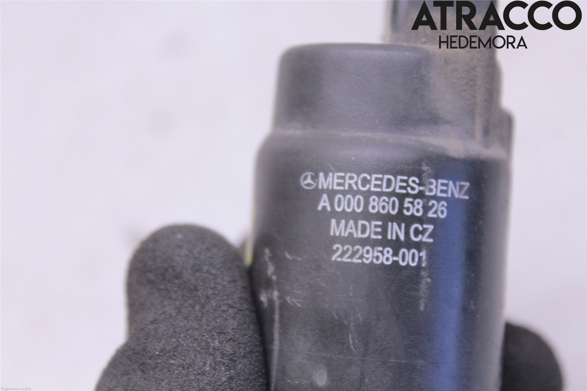 Mercedes-Benz MB SPRINTER (W906) 06-18 Spolarpump Vindruta