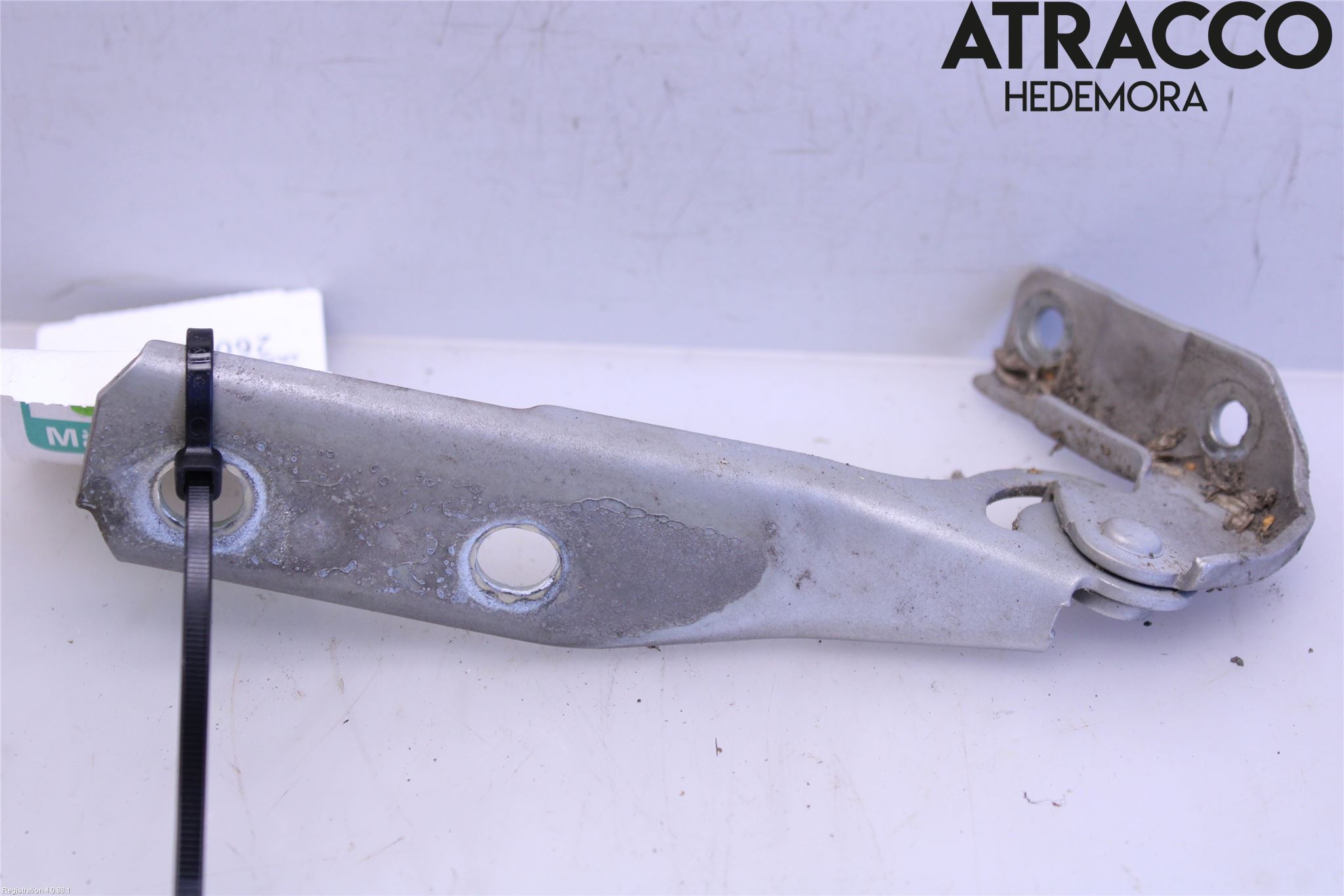 Audi A3/S3 05-13 Huvgångjärn