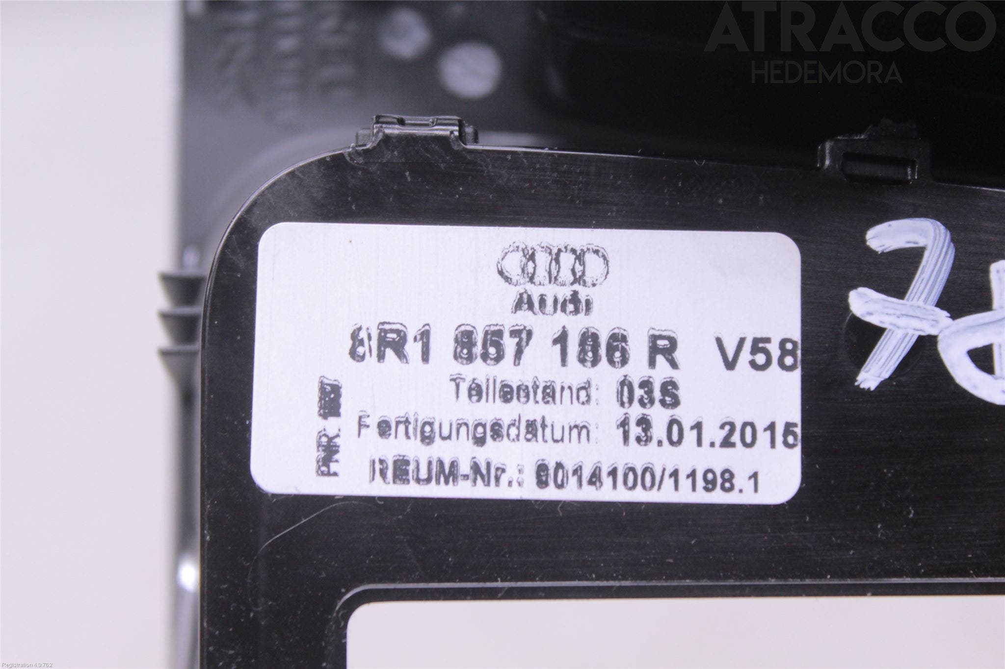 Audi Q5 09-16 Instrument-Radio Sarg