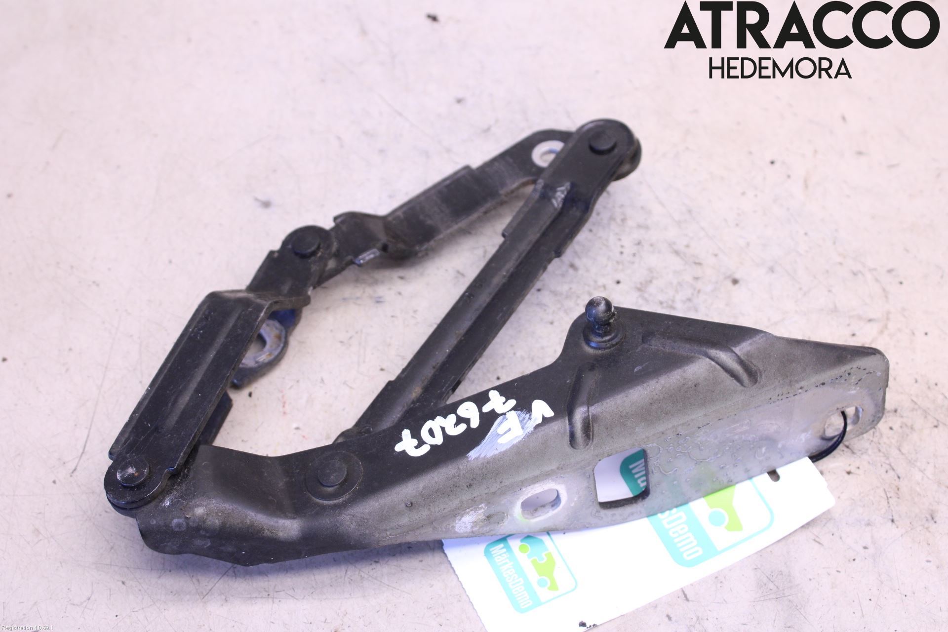 Audi TT/TTS 07-14 Huvgångjärn