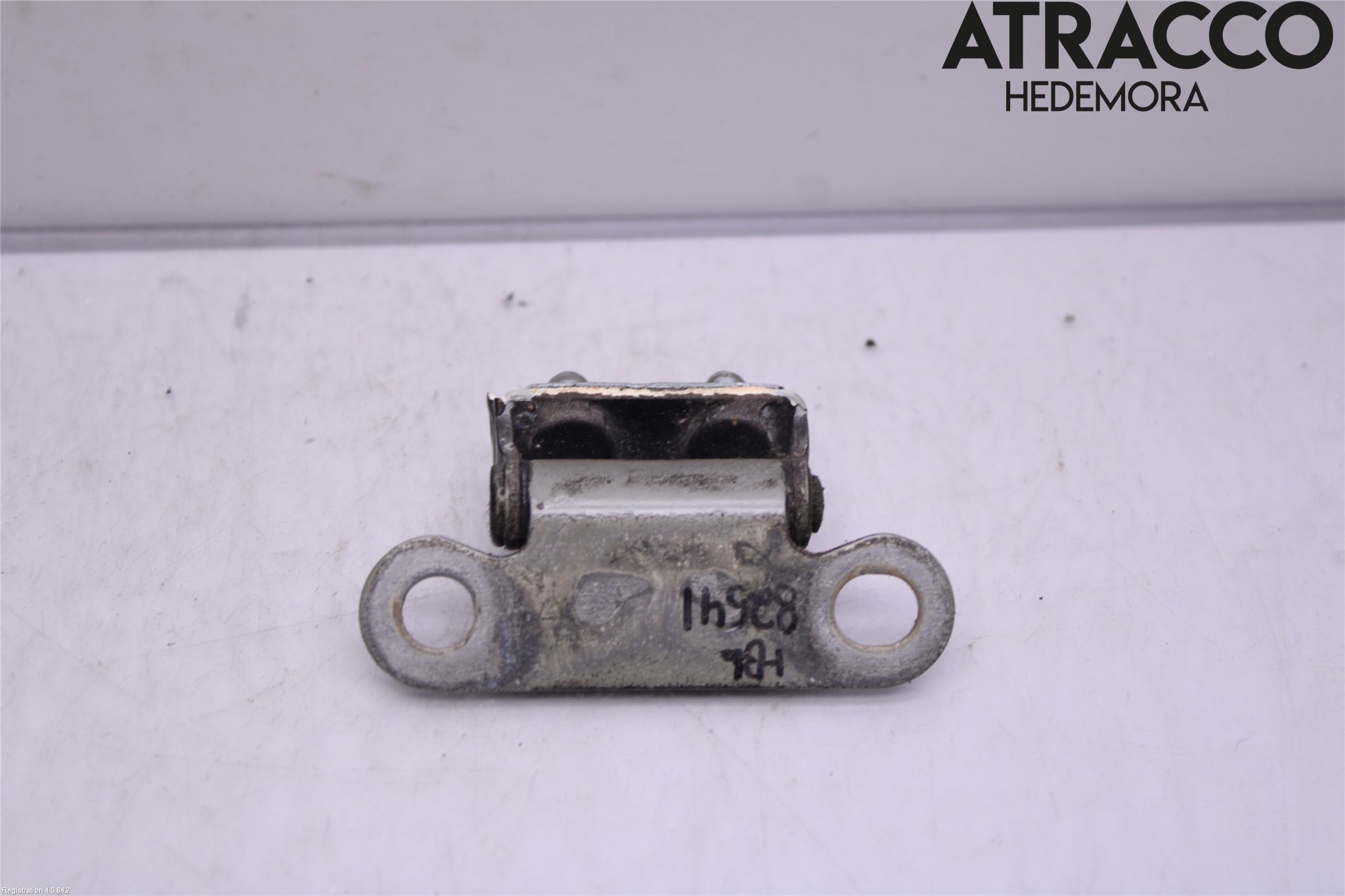 Toyota AURIS 13-19 Bakluckegångjärn Hö