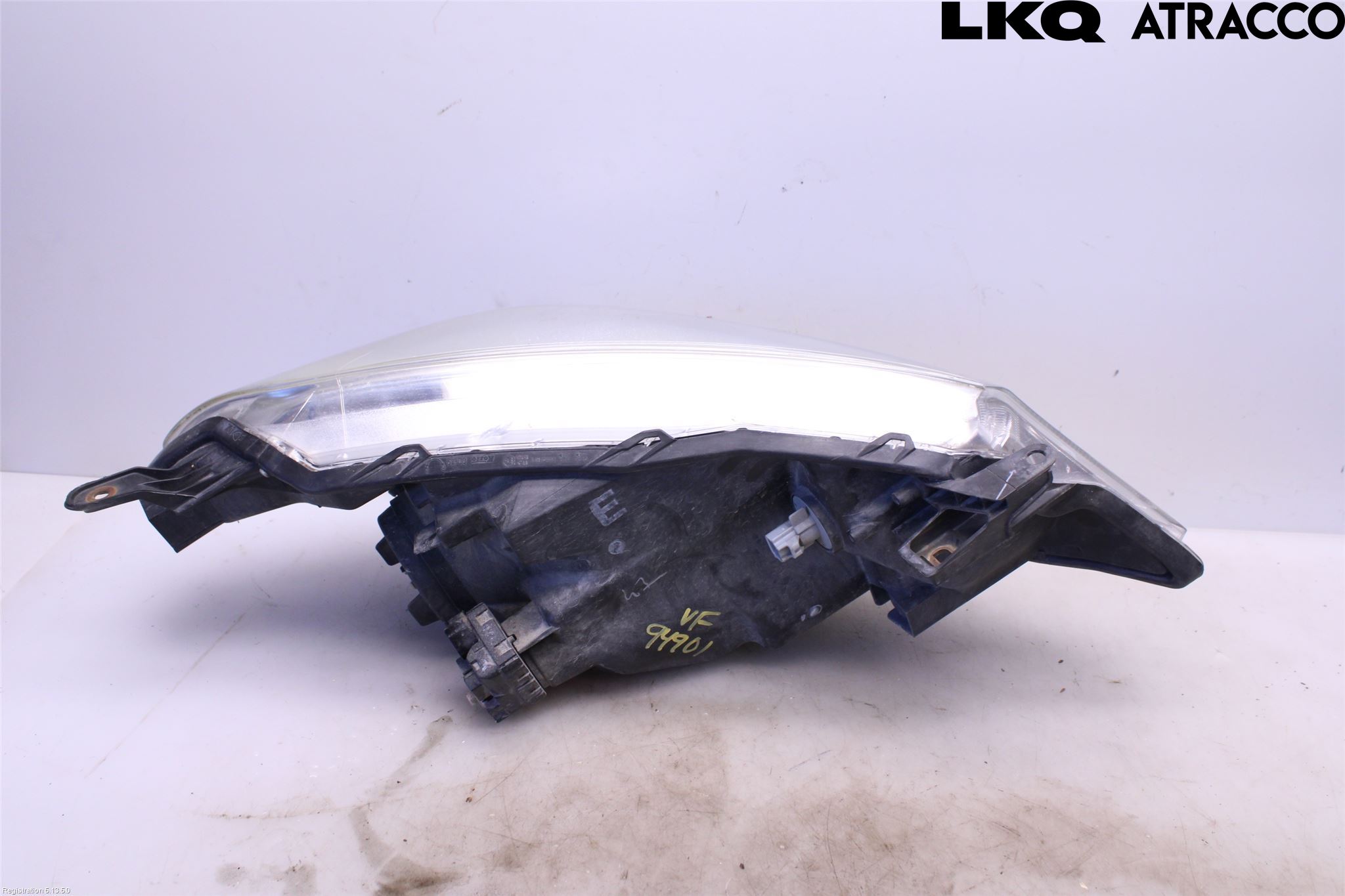 Toyota YARIS XP130 12-14 Strålkastare Vänster